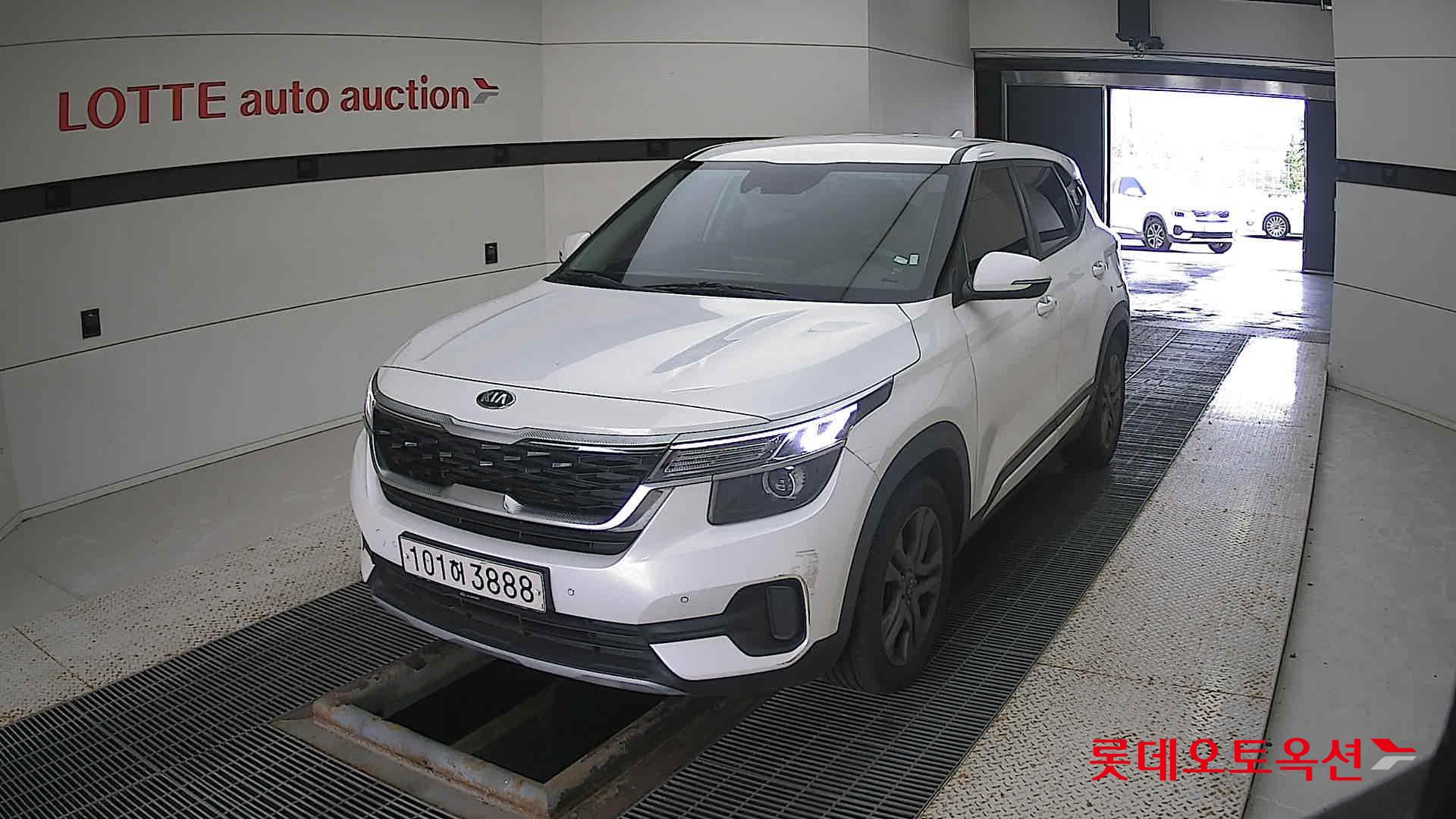 Kia Seltos 2021 Белый из Кореи