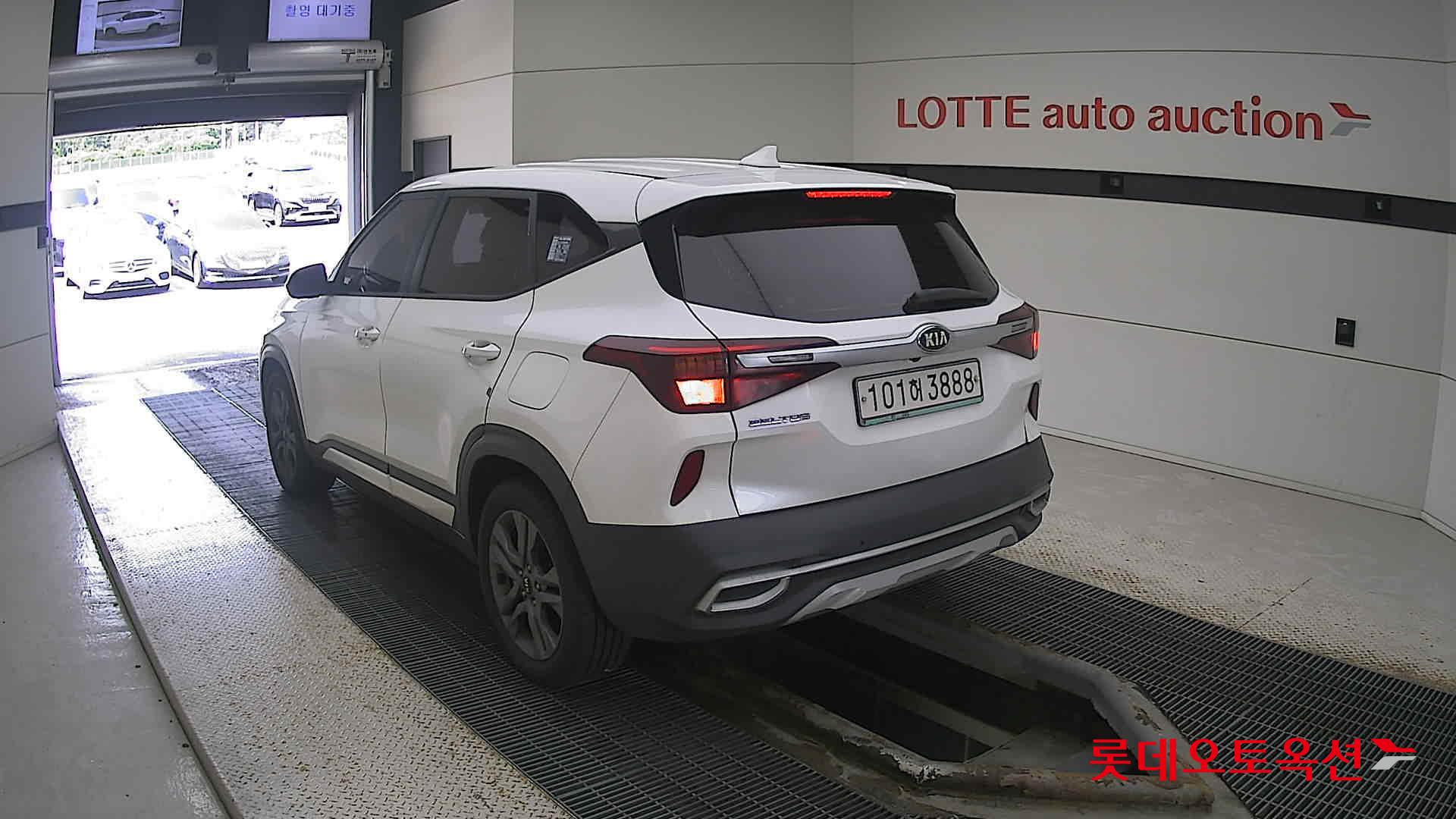 Kia Seltos 2021 Белый из Кореи, фото 6