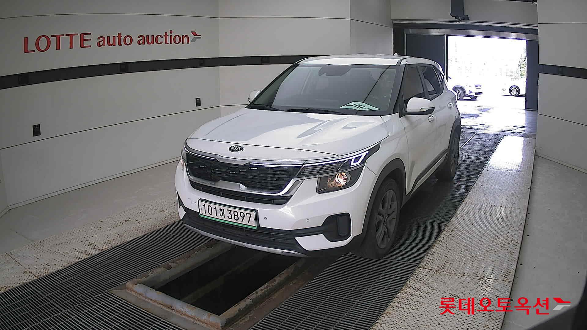 Kia Seltos 2021 Белый из Кореи