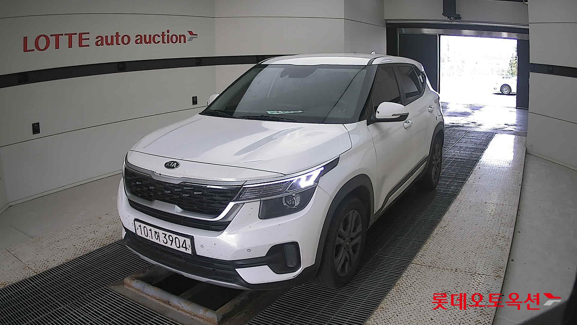 Kia Seltos 2021 Белый из Кореи