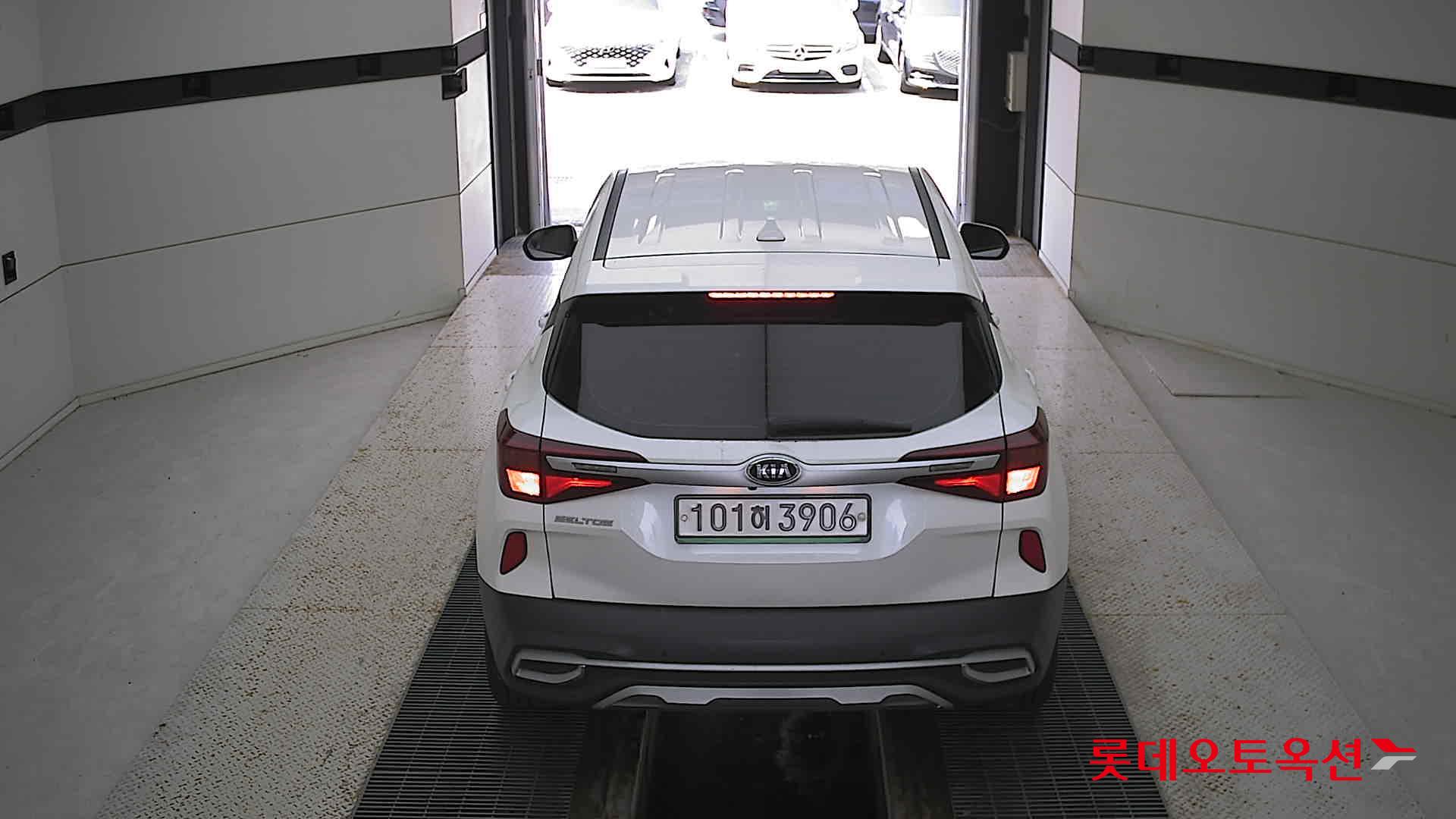 Kia Seltos 2021 Белый из Кореи, фото 5