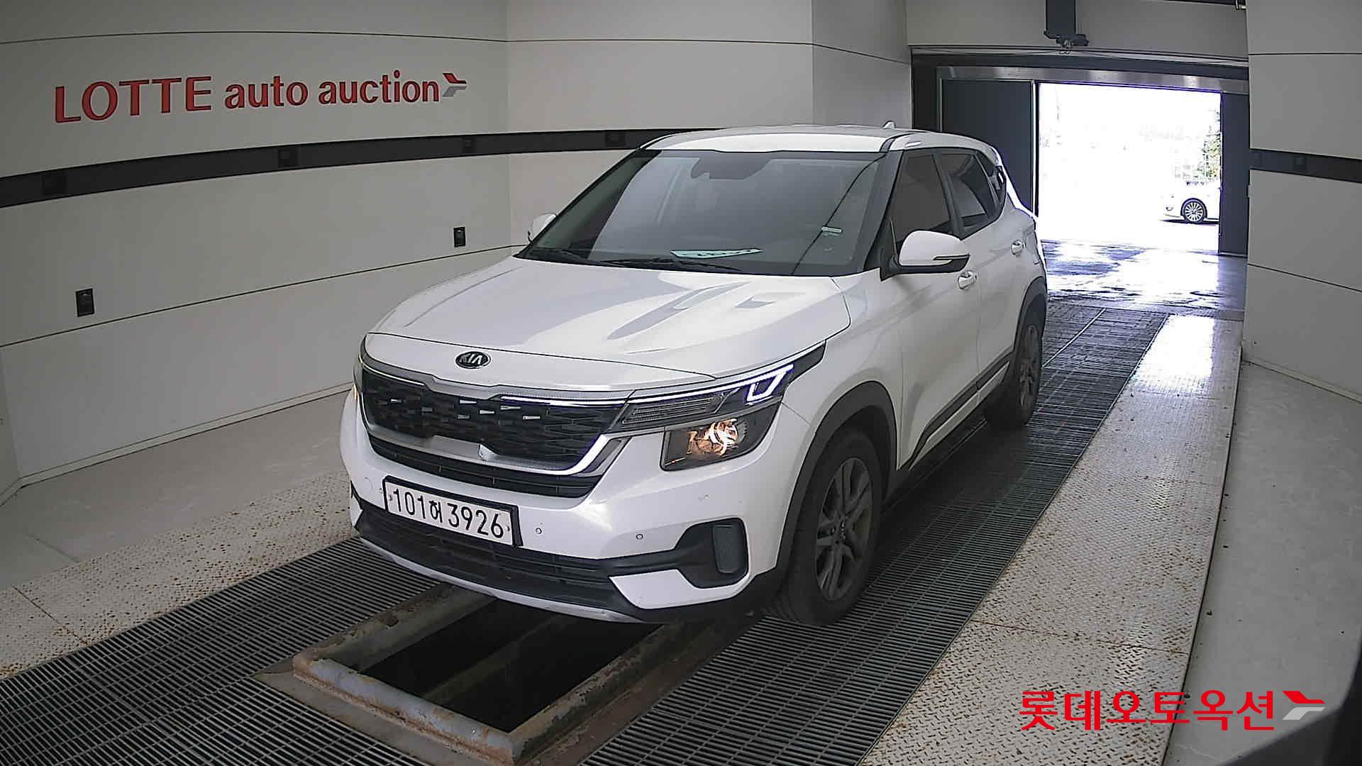 Kia Seltos 2021 Белый из Кореи