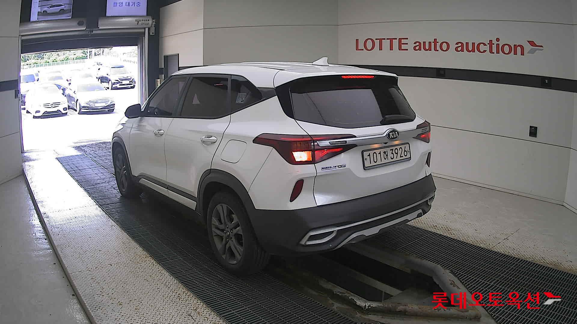 Kia Seltos 2021 Белый из Кореи, фото 6