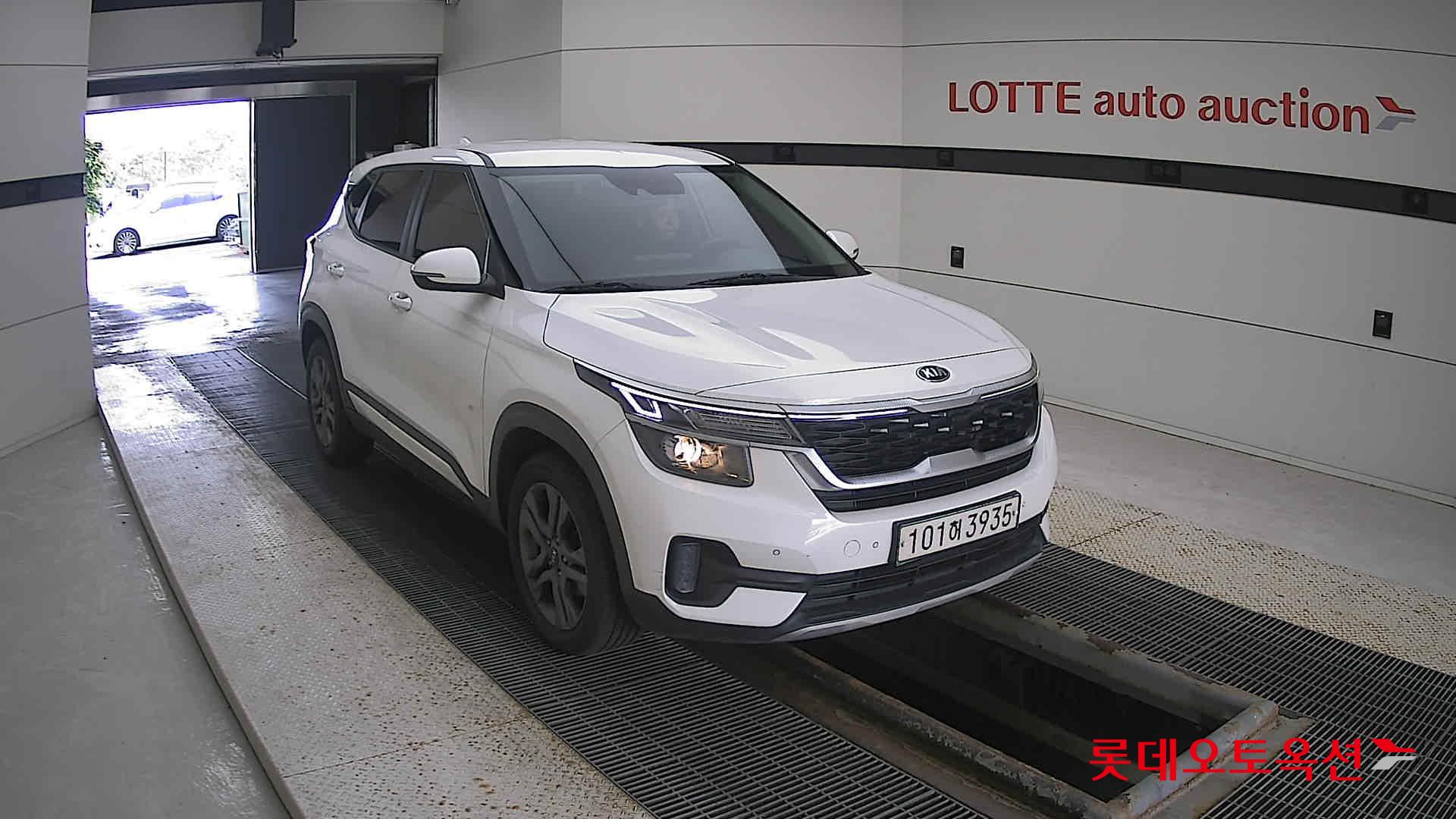 Kia Seltos 2021 Белый из Кореи, фото 2