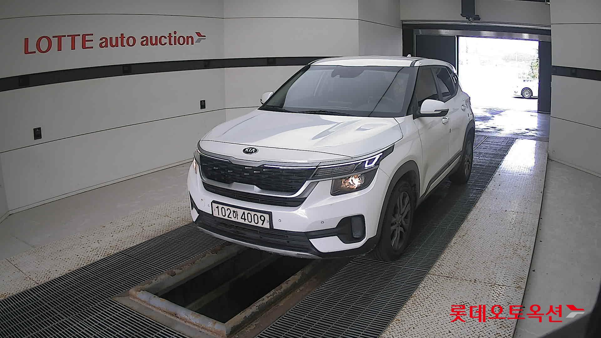 Kia Seltos 2021 Белый из Кореи