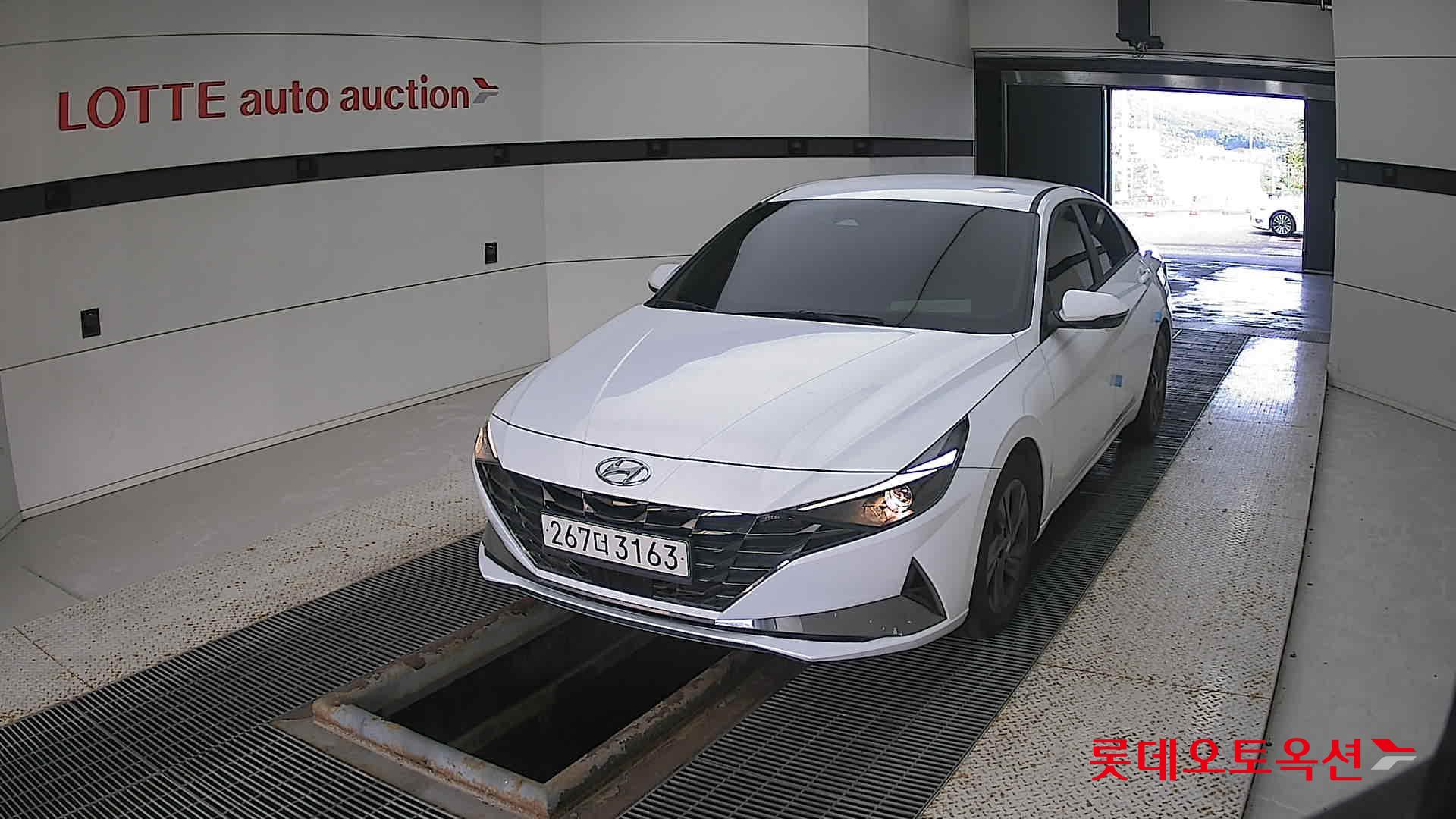 Hyundai Avante Hybrid 2021 Белый из Кореи