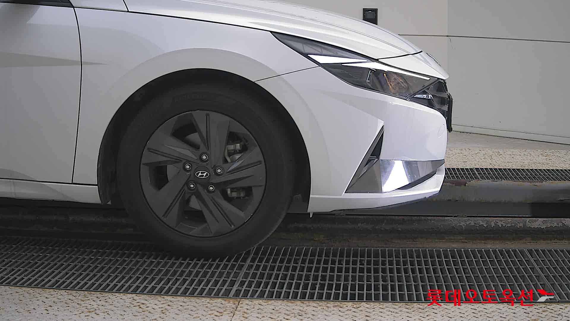 Hyundai Avante Hybrid id 3062750 из Кореи 23