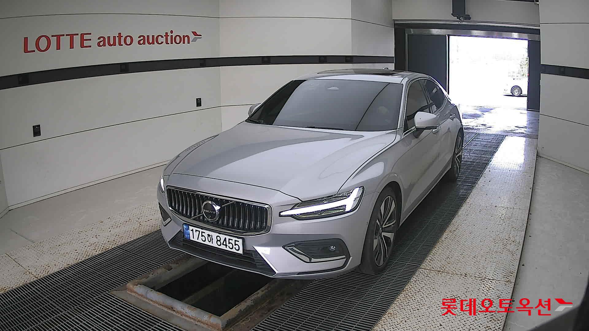 Volvo Volvo S60B5 2024 Другое из Кореи