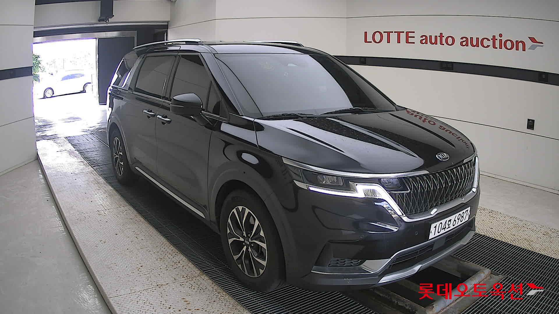 Kia Carnival 2021 Черный из Кореи, фото 2