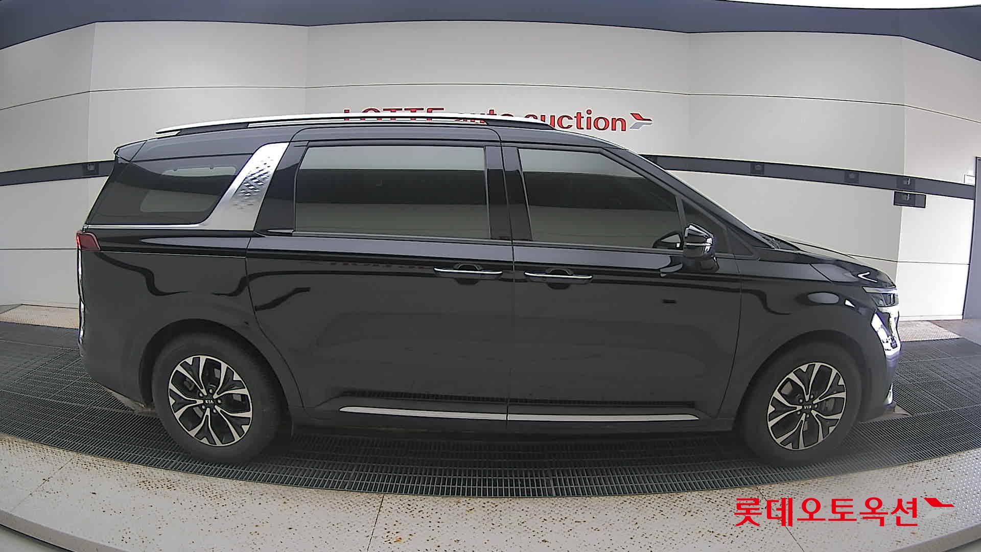 Kia Carnival 2021 Черный из Кореи, фото 3