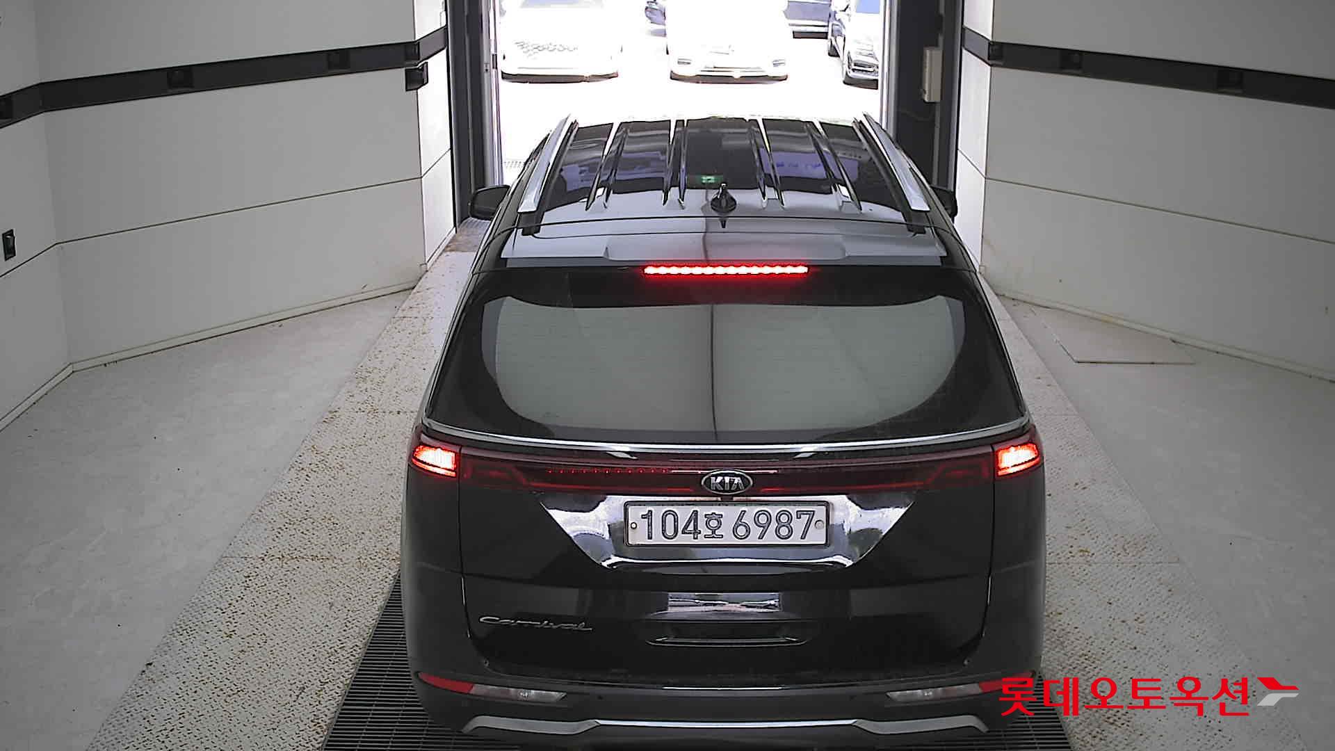 Kia Carnival 2021 Черный из Кореи, фото 5