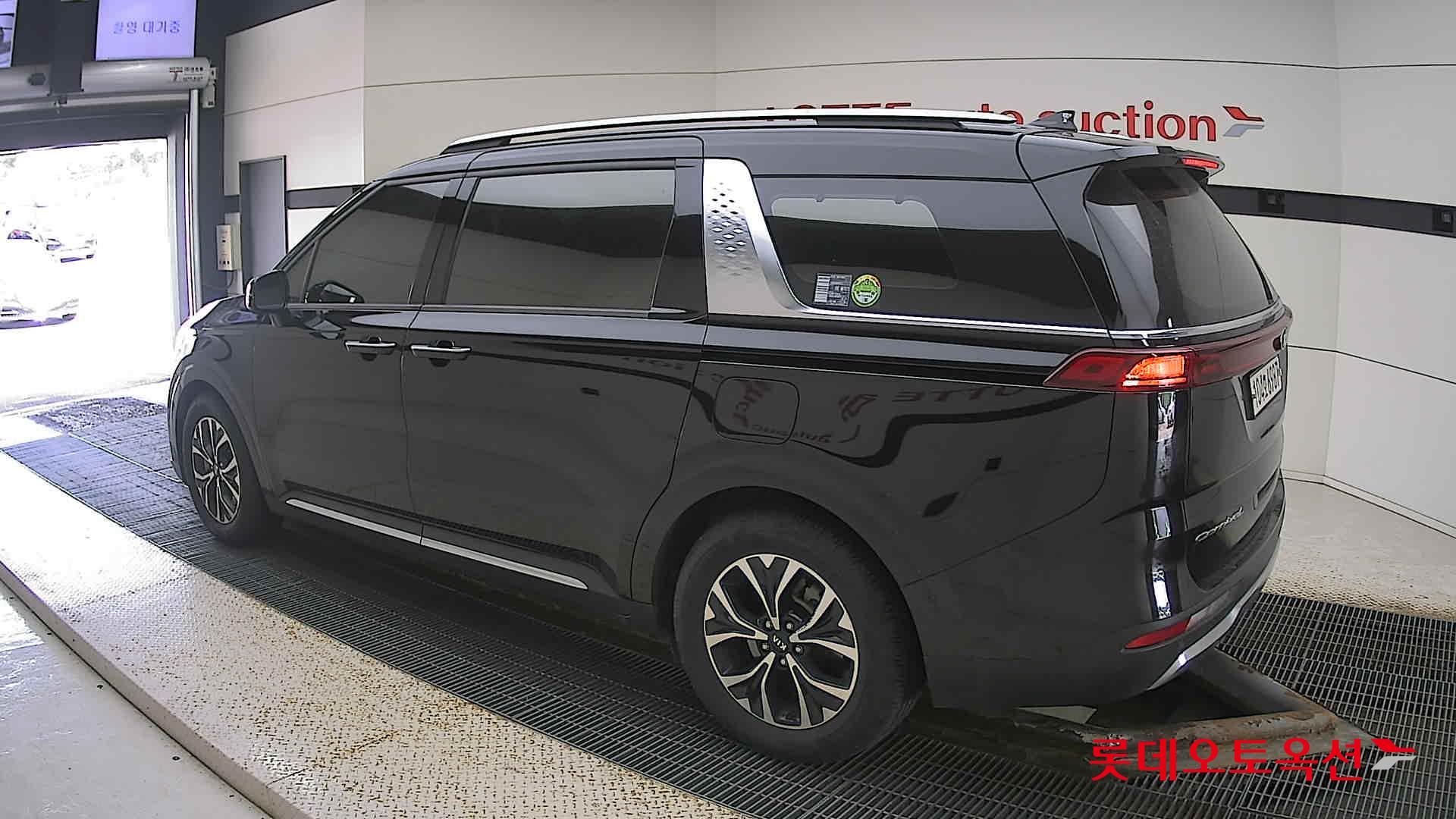 Kia Carnival id 3062792 из Кореи 10