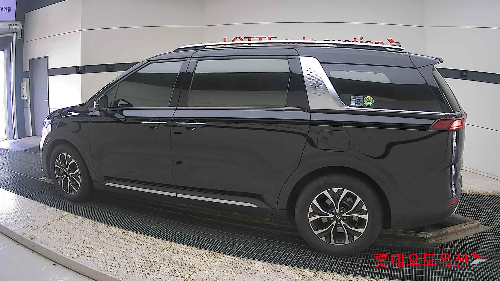 Kia Carnival id 3062792 из Кореи 11