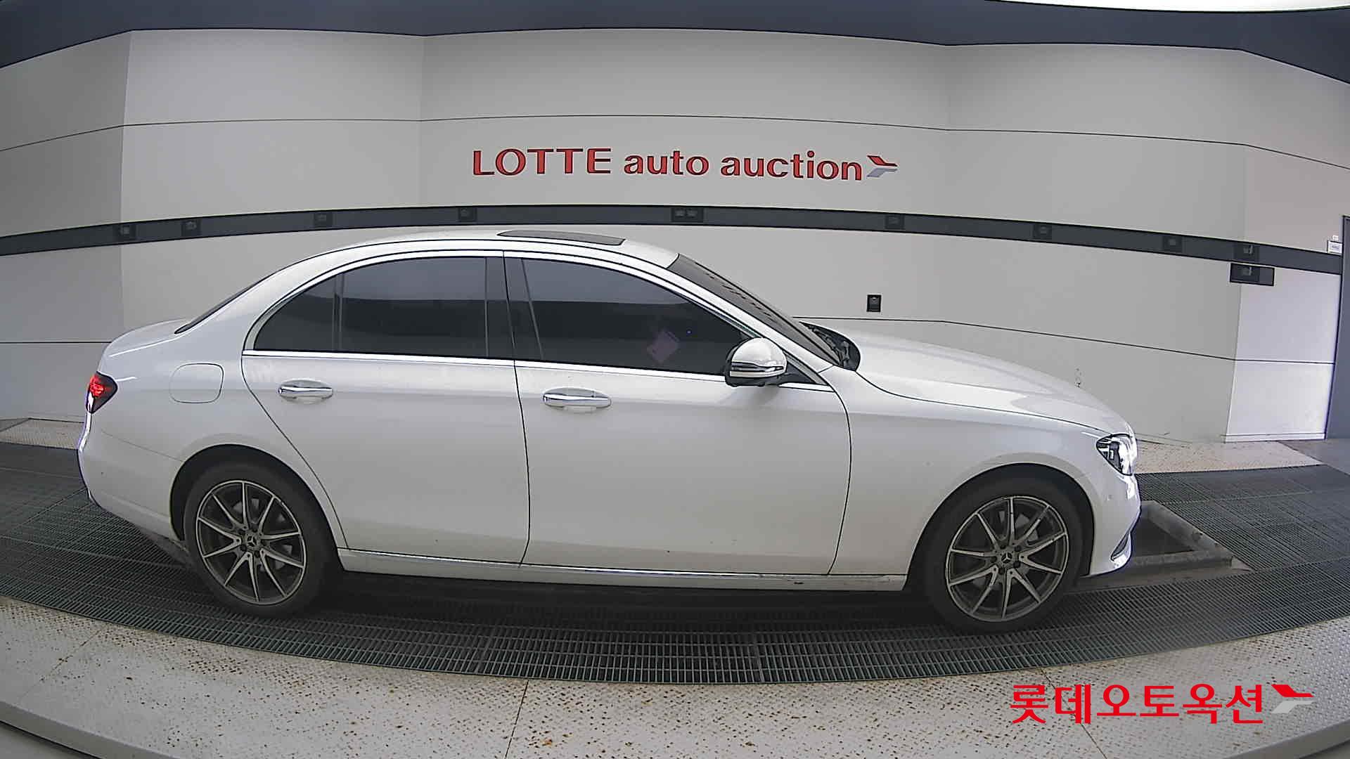 Mercedes-Benz Mercedes-Benz E300 e 4MATIC 2022 Белый из Кореи, фото 3