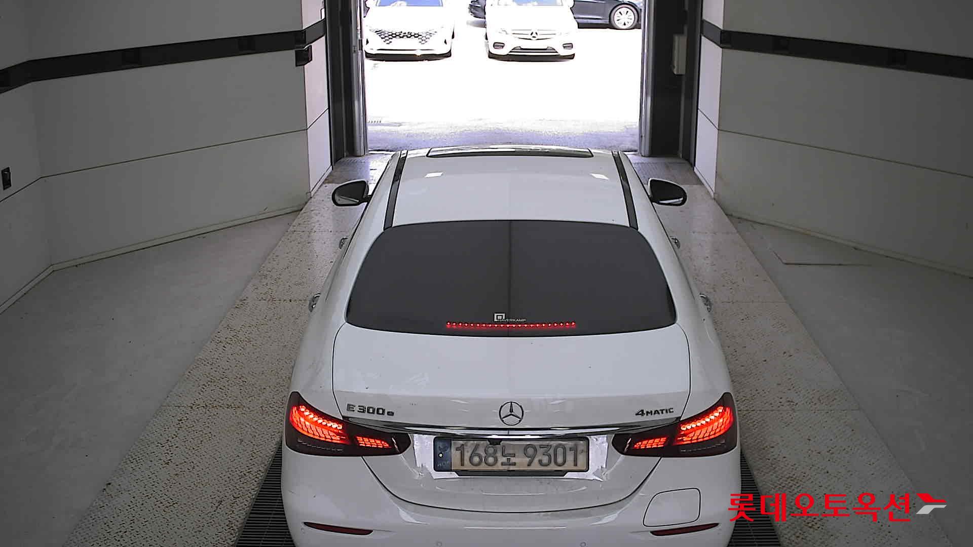 Mercedes-Benz Mercedes-Benz E300 e 4MATIC 2022 Белый из Кореи, фото 5