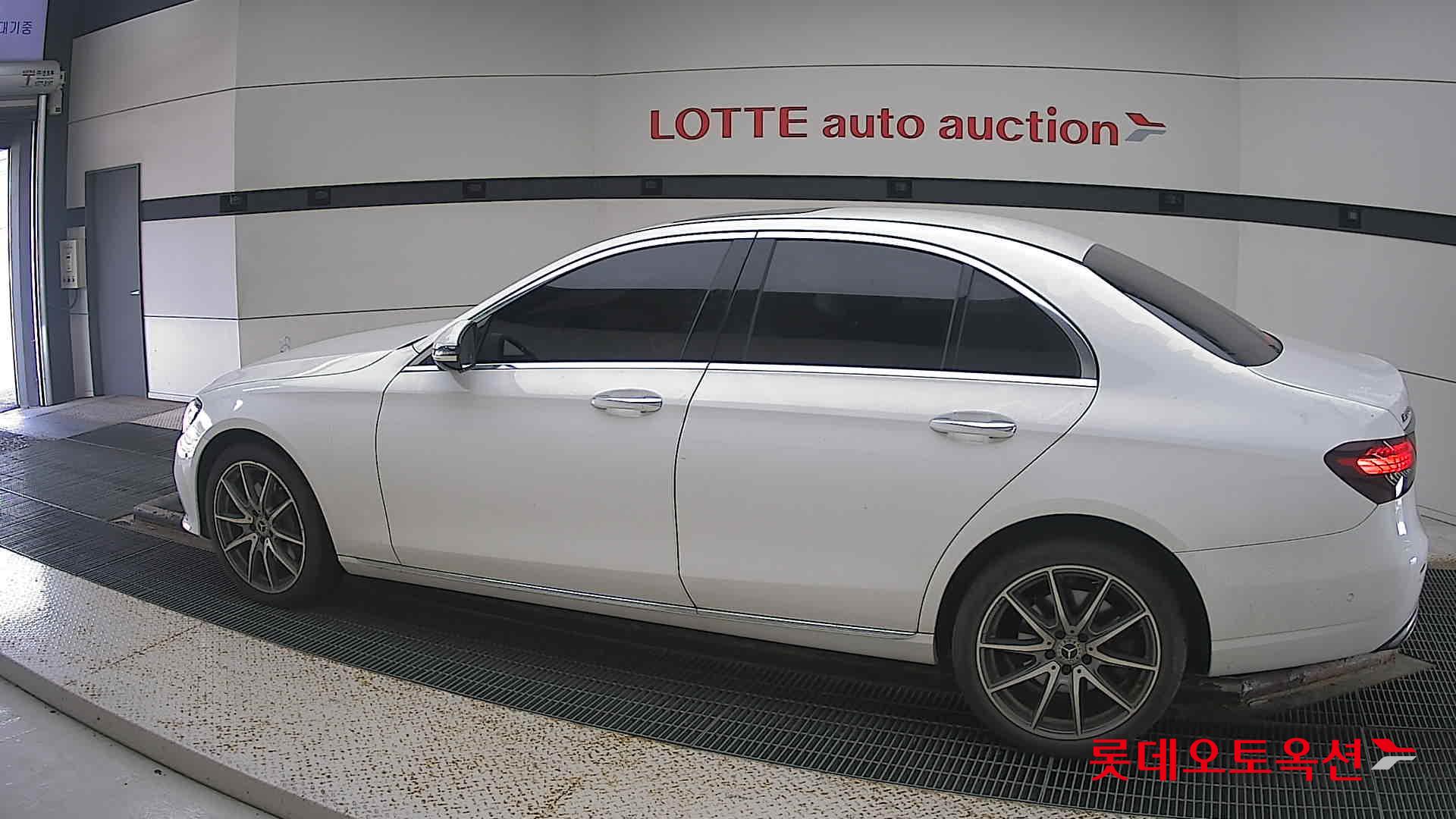 Mercedes-Benz Mercedes-Benz E300 e 4MATIC id 3062821 из Кореи 11