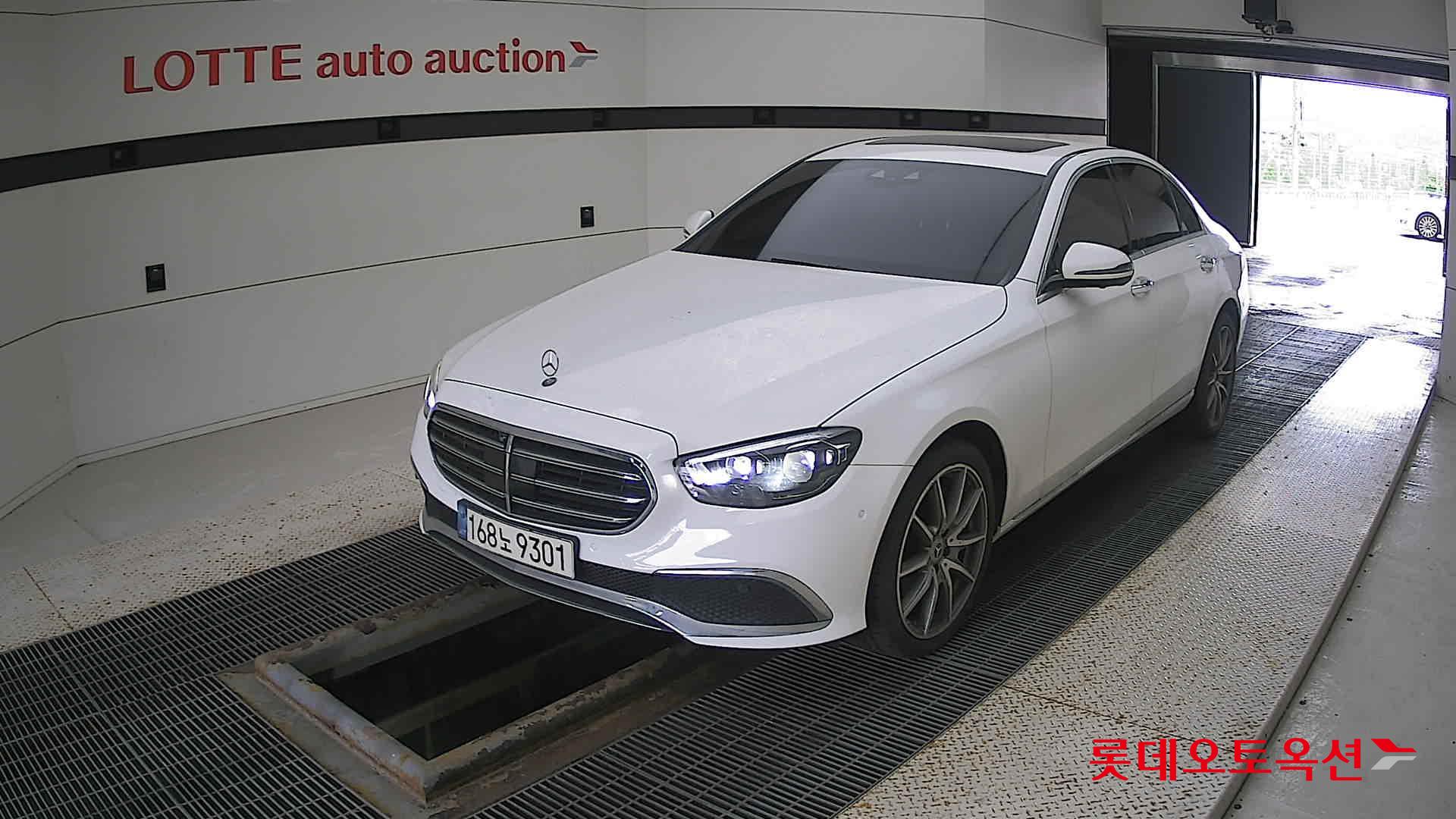 Mercedes-Benz Mercedes-Benz E300 e 4MATIC id 3062821 из Кореи 14