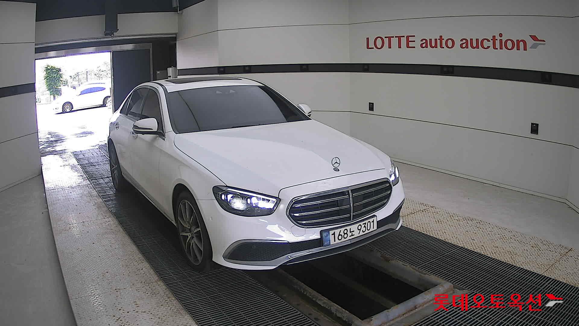 Mercedes-Benz Mercedes-Benz E300 e 4MATIC id 3062821 из Кореи 15