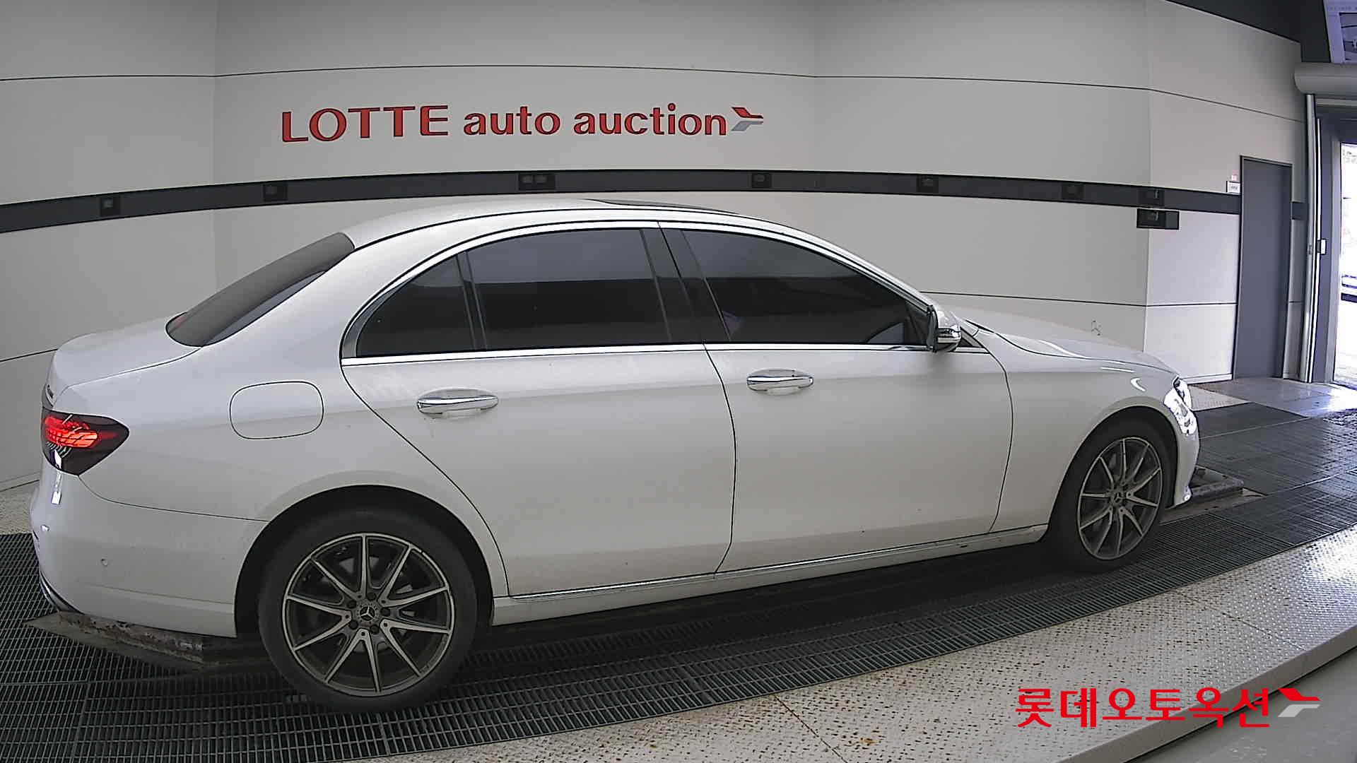 Mercedes-Benz Mercedes-Benz E300 e 4MATIC id 3062821 из Кореи 18