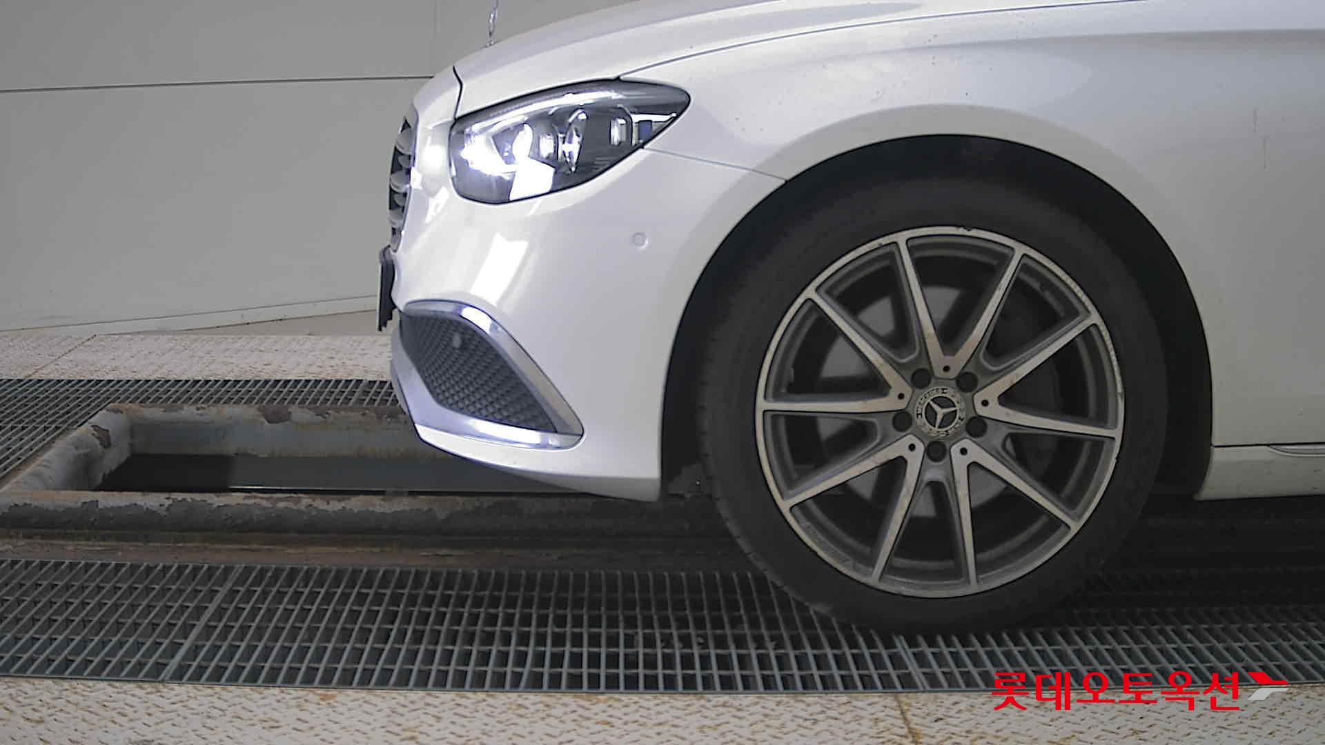 Mercedes-Benz Mercedes-Benz E300 e 4MATIC id 3062821 из Кореи 21