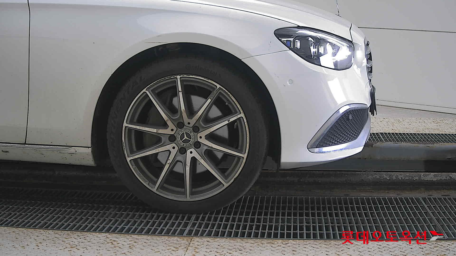 Mercedes-Benz Mercedes-Benz E300 e 4MATIC id 3062821 из Кореи 23