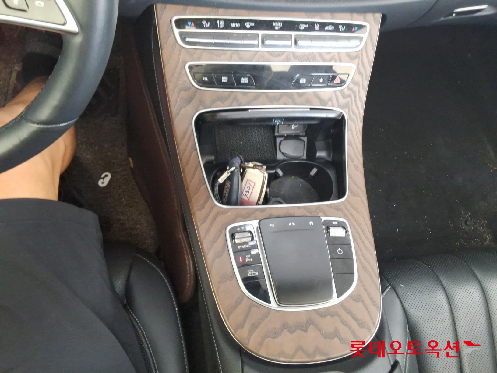 Mercedes-Benz Mercedes-Benz E300 e 4MATIC id 3062821 из Кореи 31