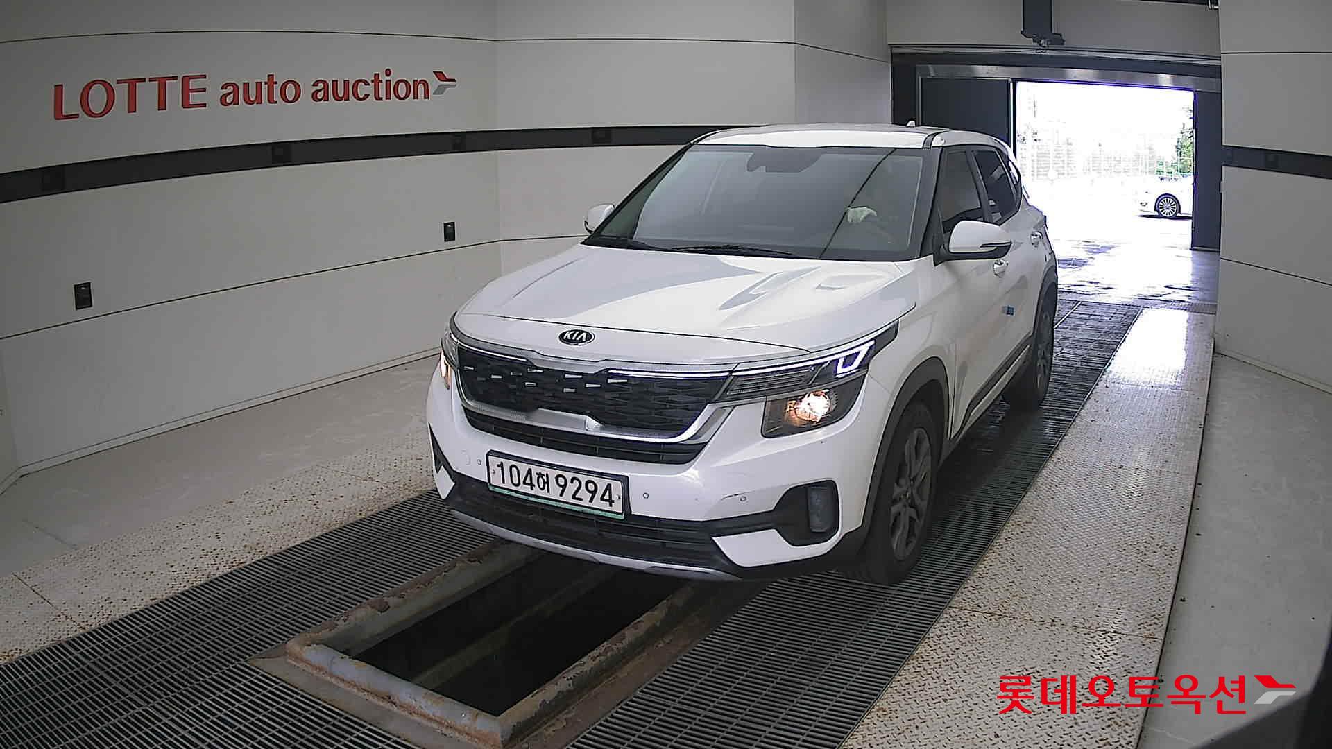 Kia Seltos 2021 Snow White Pearl из Кореи