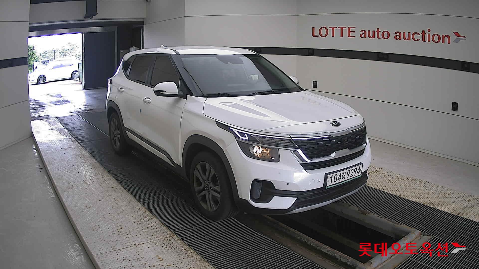 Kia Seltos 2021 Snow White Pearl из Кореи, фото 2