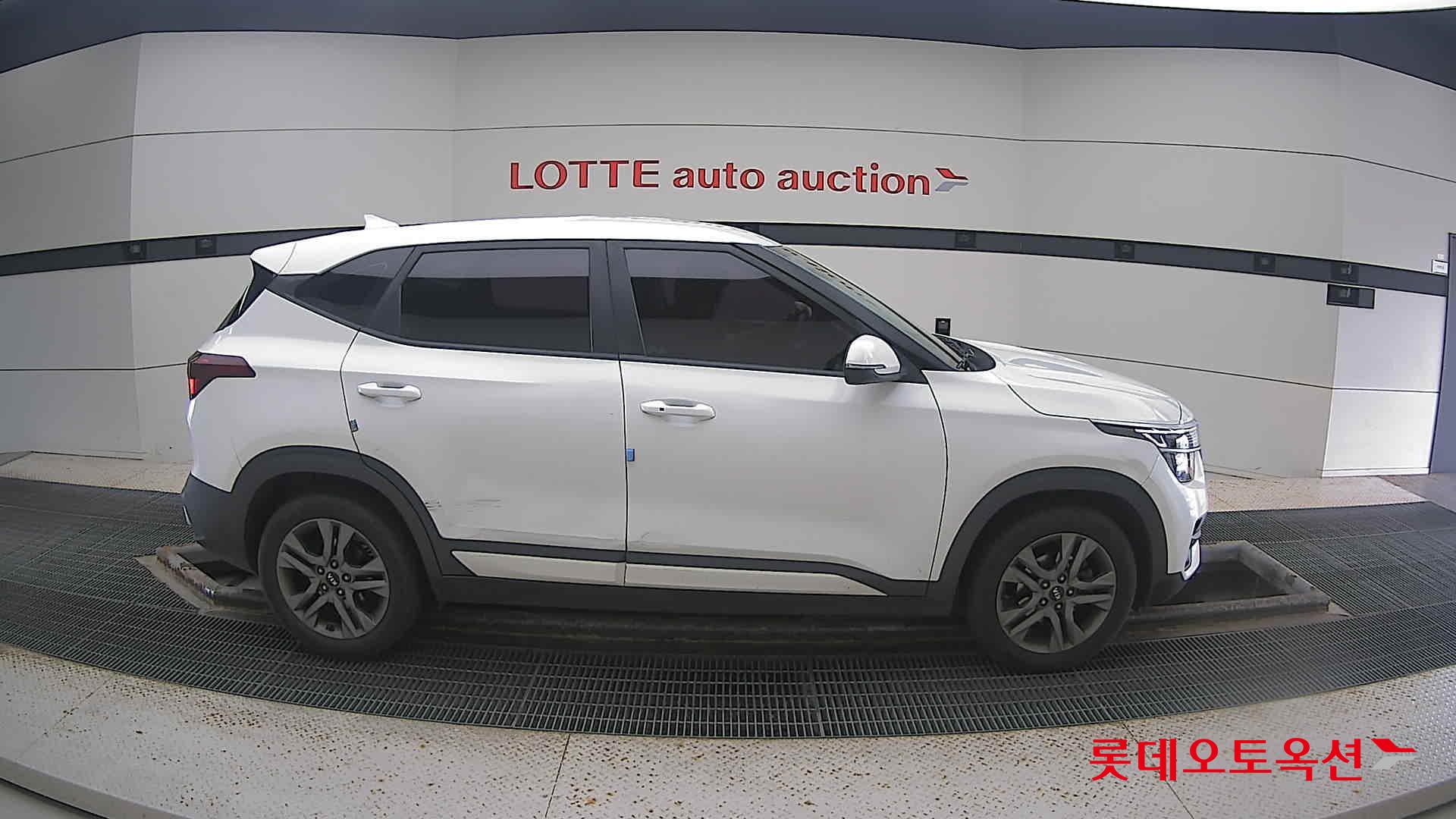 Kia Seltos 2021 Snow White Pearl из Кореи, фото 3