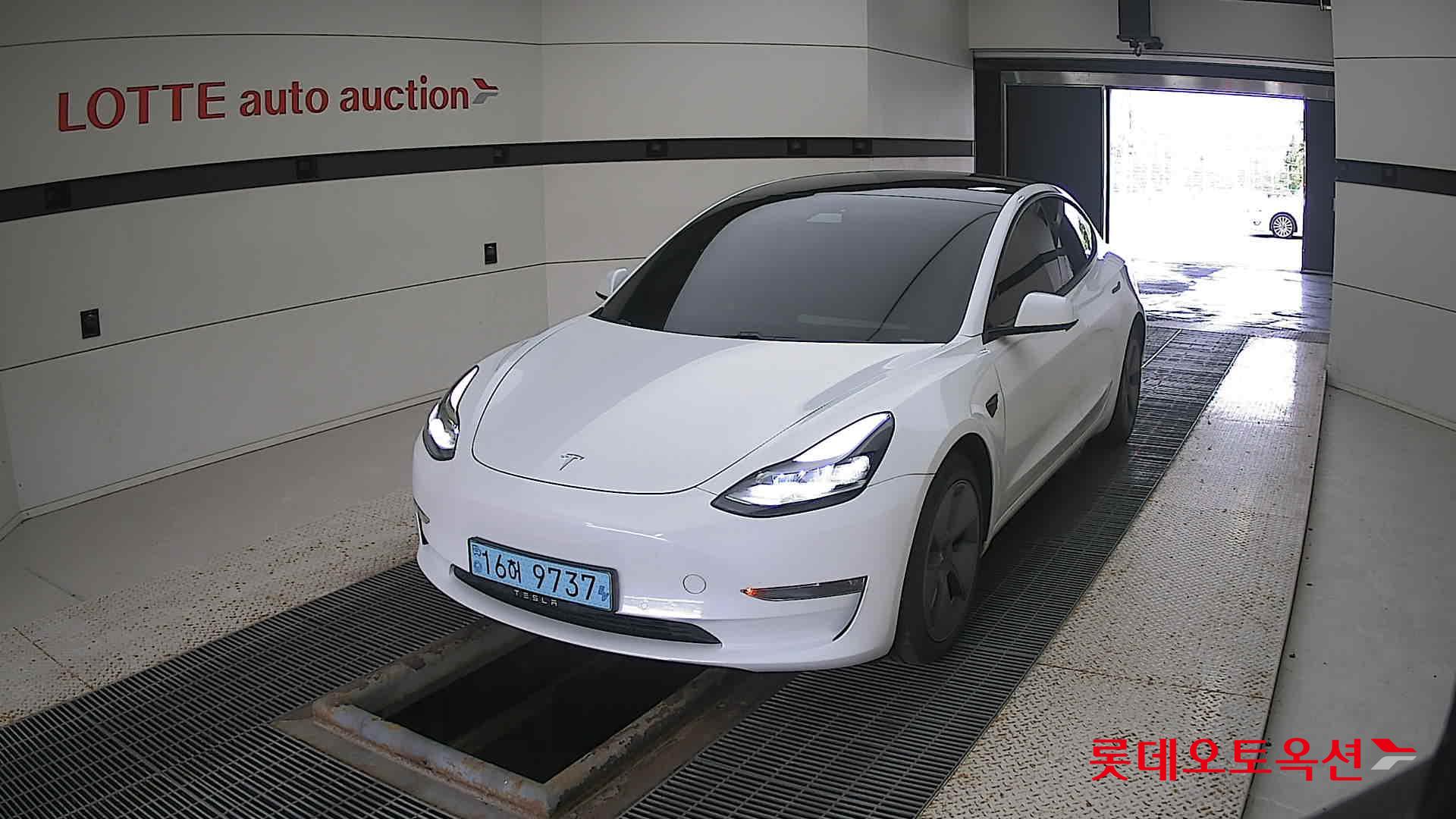 تسلا MODEL 3