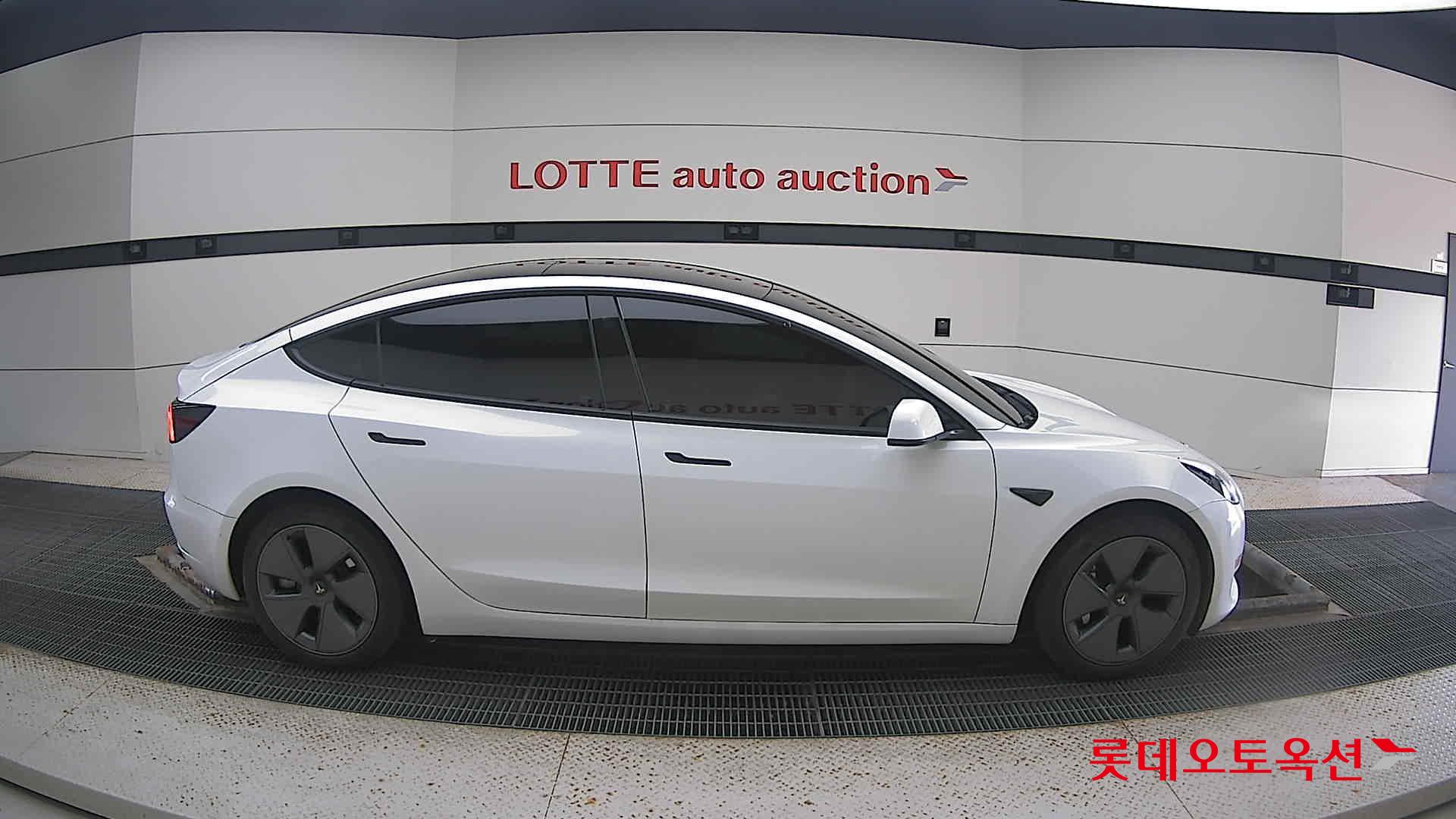 تسلا MODEL 3