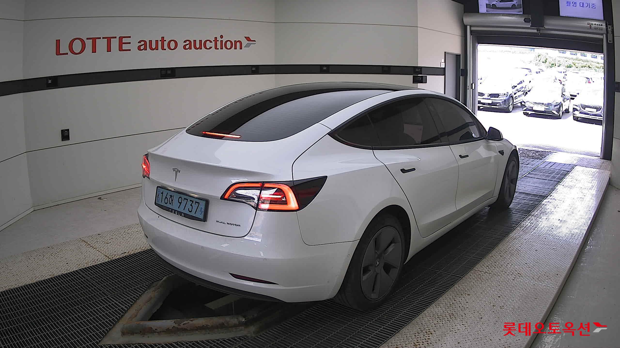تسلا MODEL 3