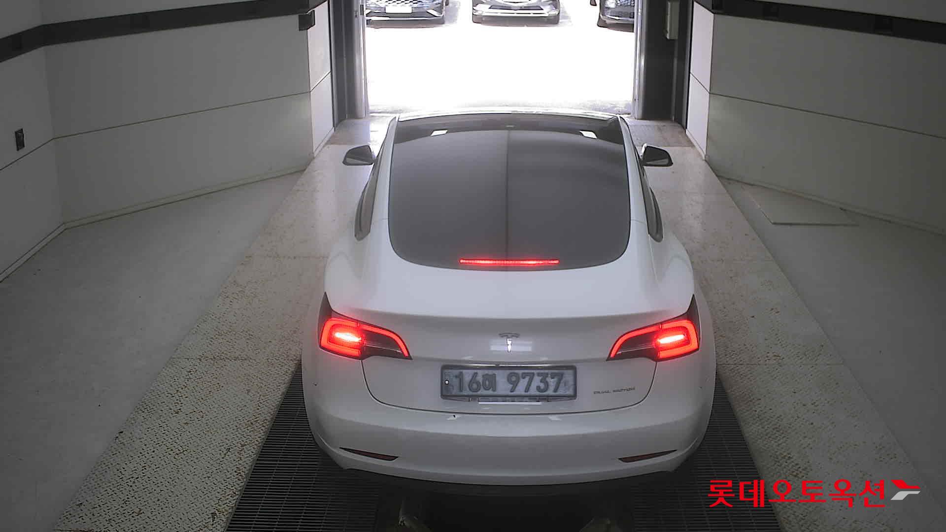 تسلا MODEL 3