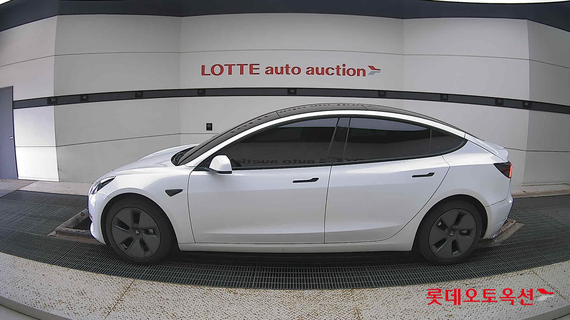 تسلا MODEL 3