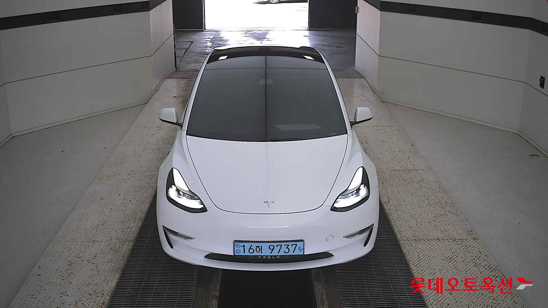 تسلا MODEL 3