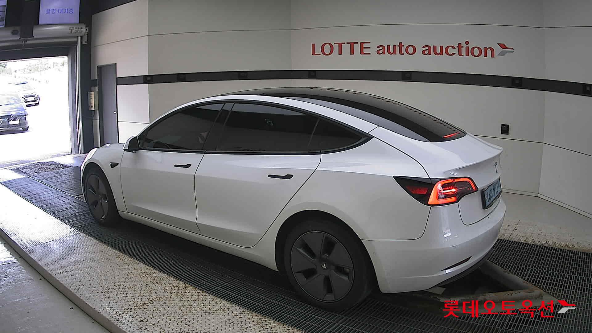تسلا MODEL 3