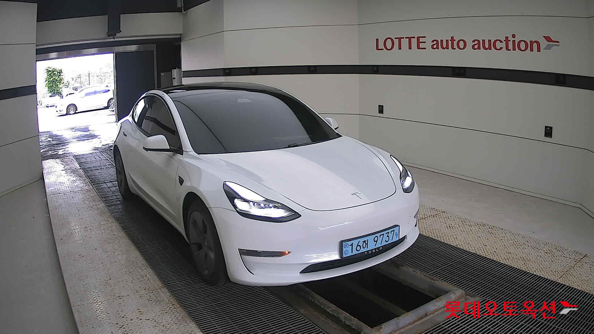 تسلا MODEL 3