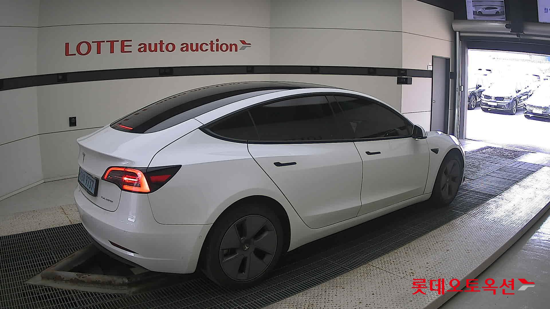 تسلا MODEL 3