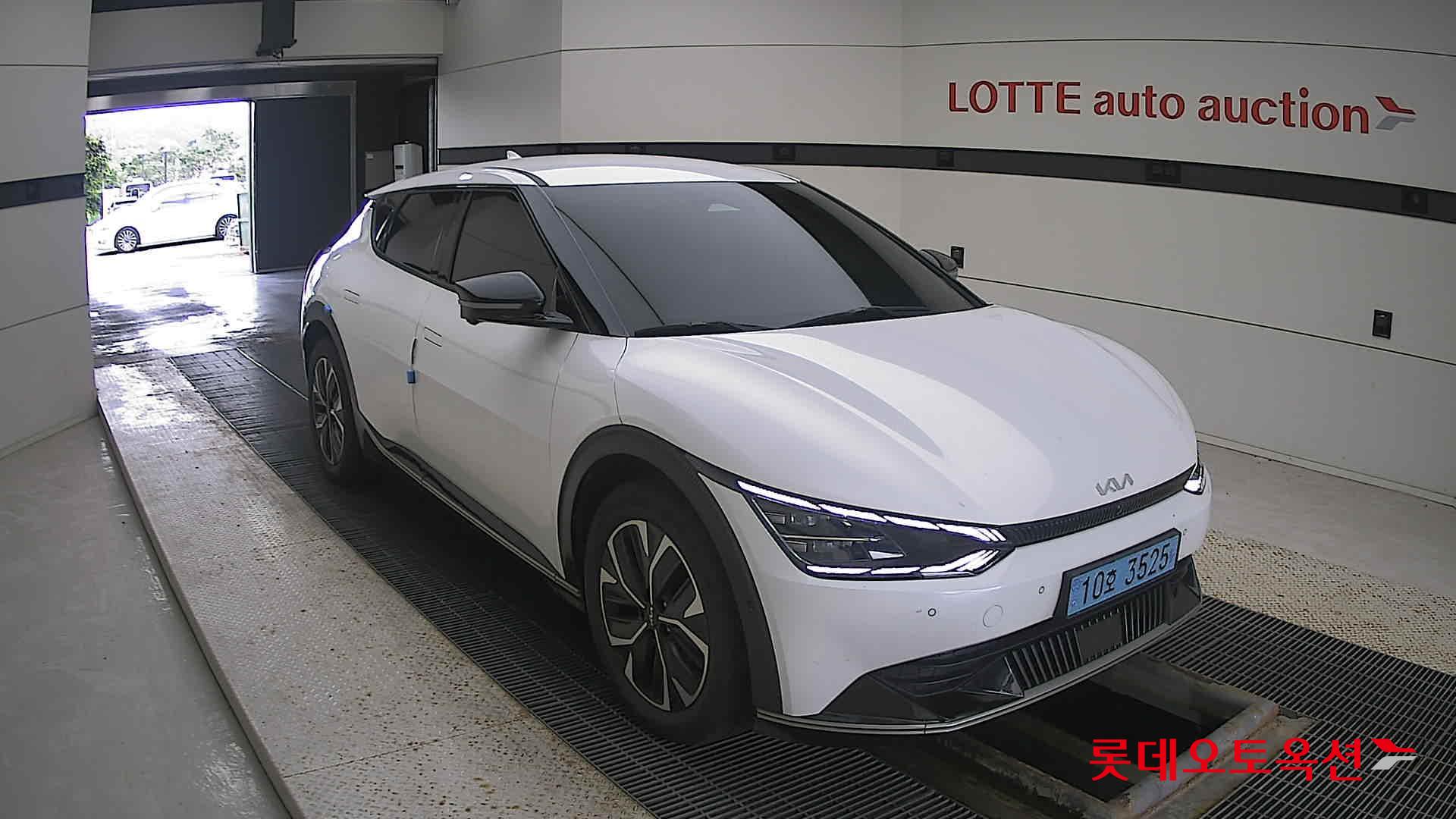 Kia EV6 2022 Snow White Pearl из Кореи, фото 2