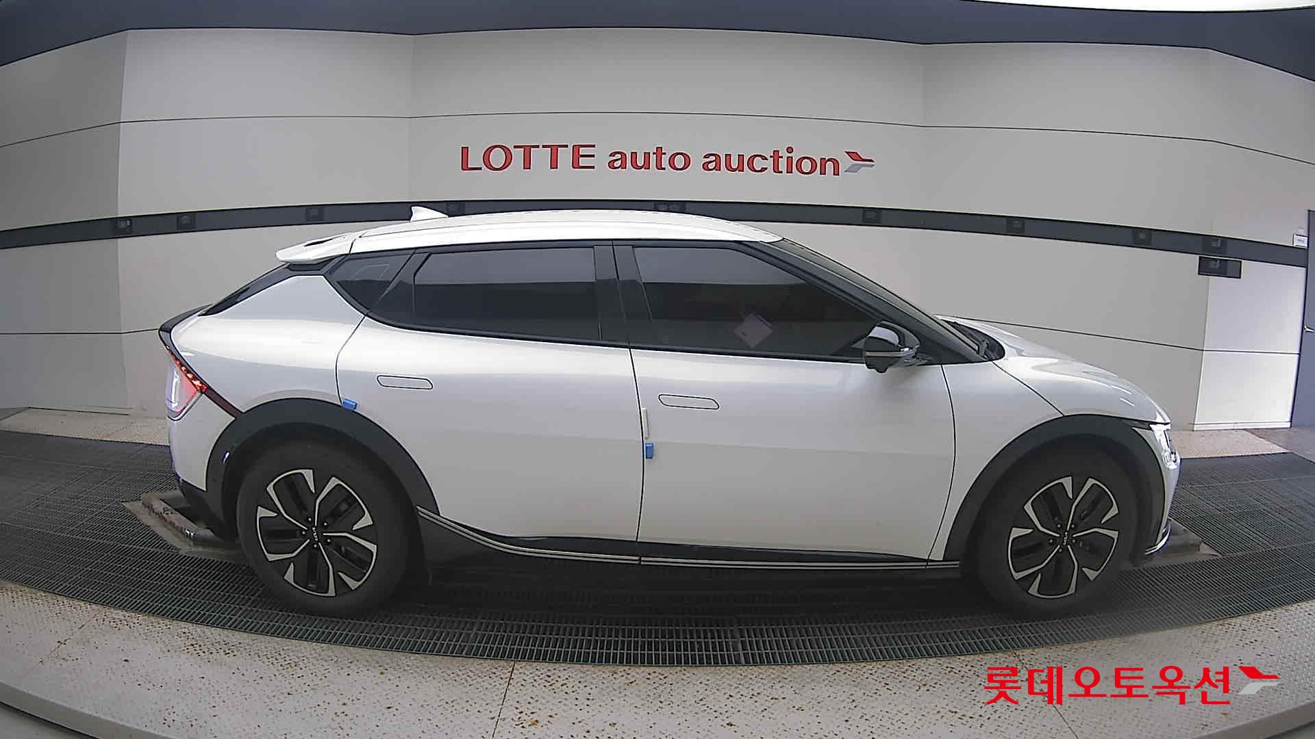 Kia EV6 2022 Snow White Pearl из Кореи, фото 3
