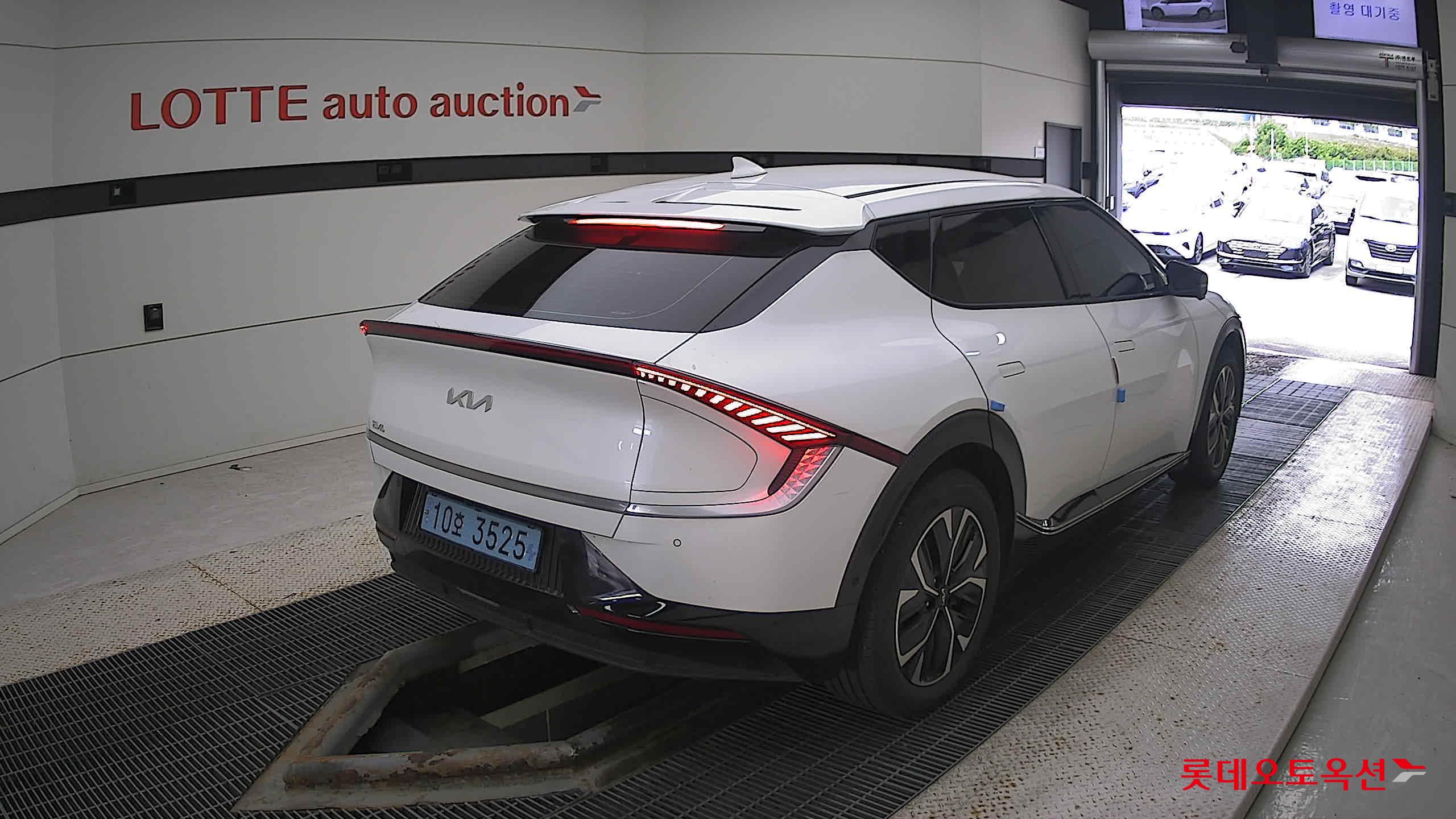 Kia EV6 2022 Snow White Pearl из Кореи, фото 4