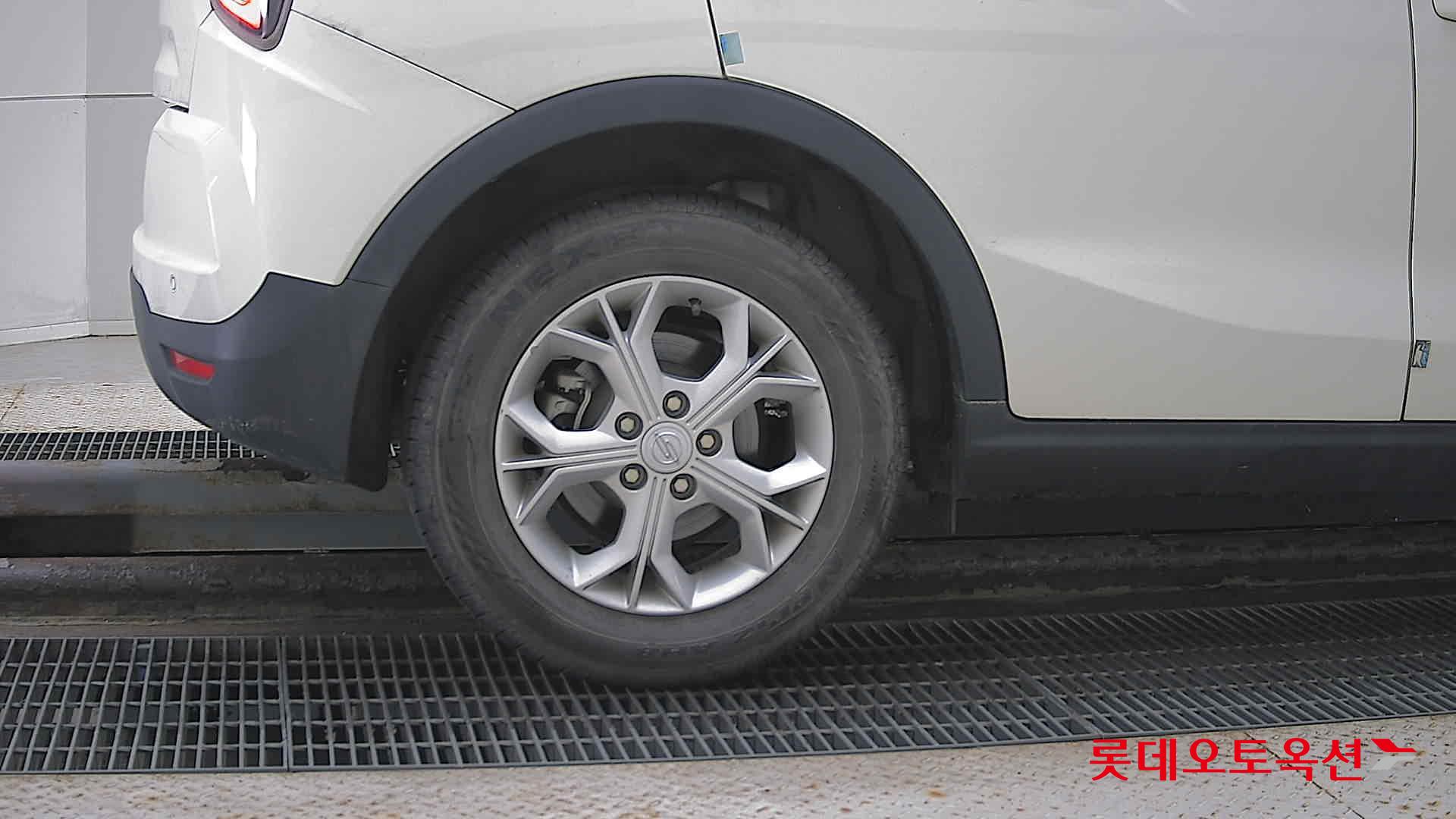 SsangYong Tivoli id 3052604 из Кореи 24