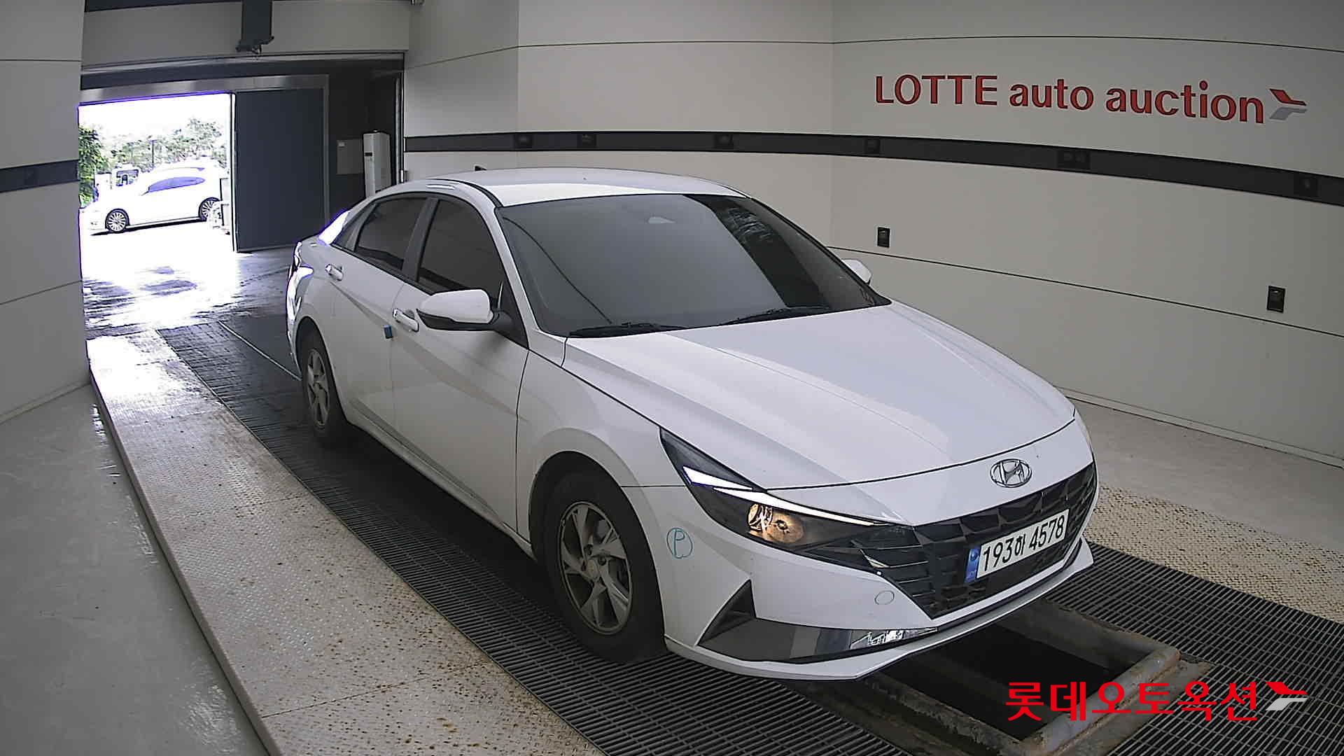 Hyundai Avante 2022 Polar White из Кореи, фото 2