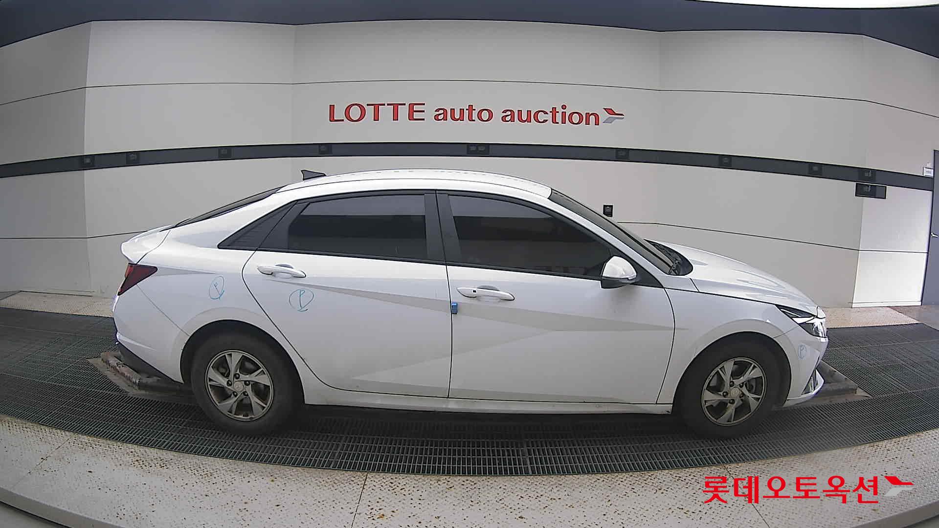 Hyundai Avante 2022 Polar White из Кореи, фото 3