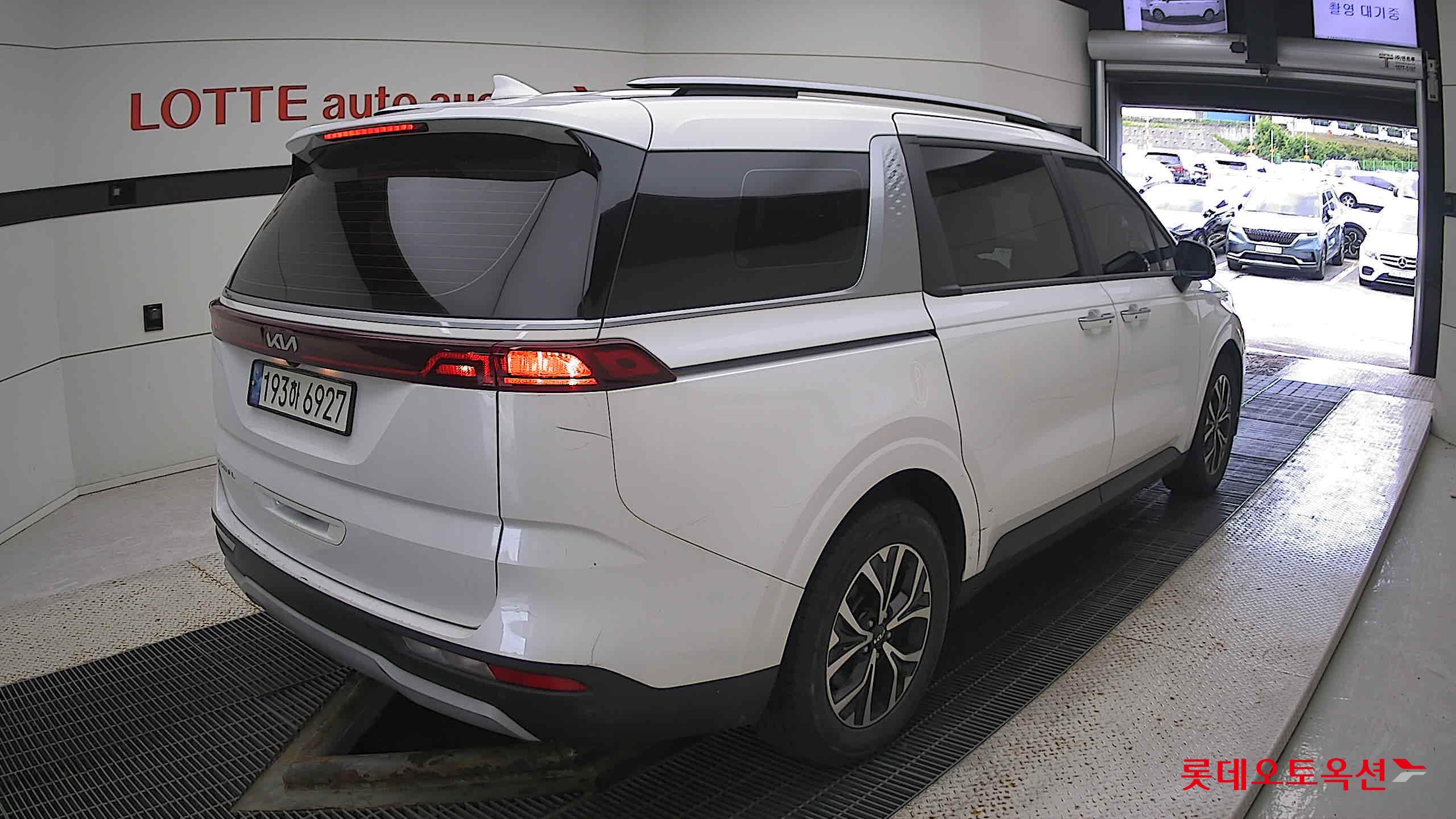 Kia Carnival 2022 Snow White Pearl (optional) из Кореи, фото 4