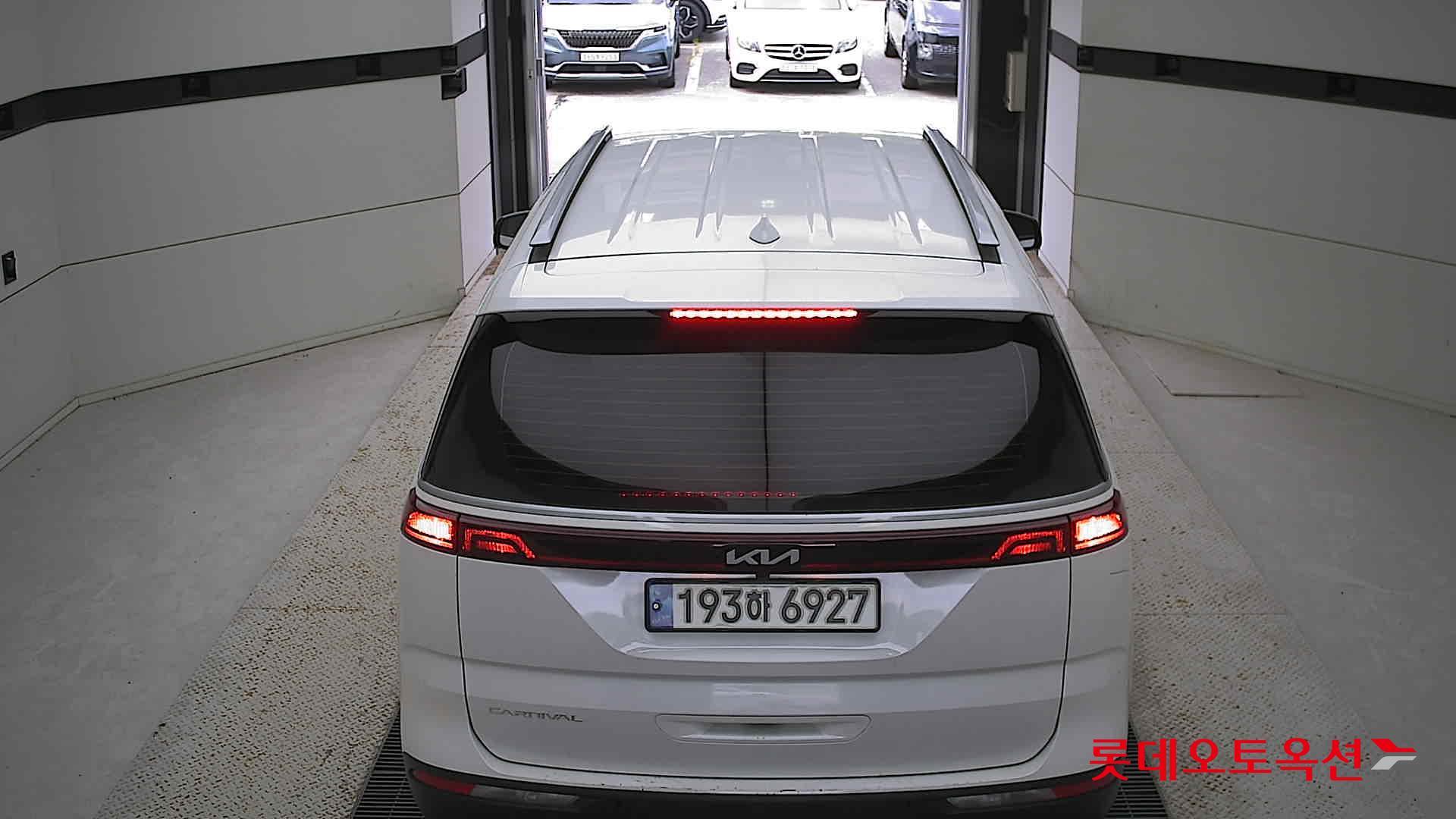 Kia Carnival 2022 Snow White Pearl (optional) из Кореи, фото 5