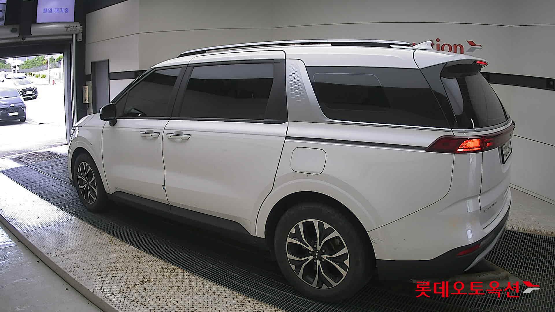 Kia Carnival id 3052552 из Кореи 10