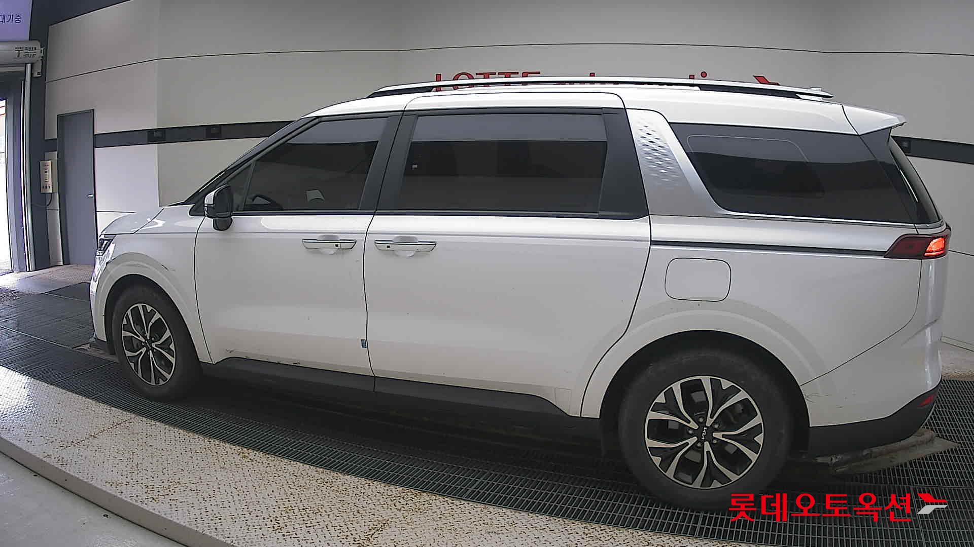 Kia Carnival id 3052552 из Кореи 11