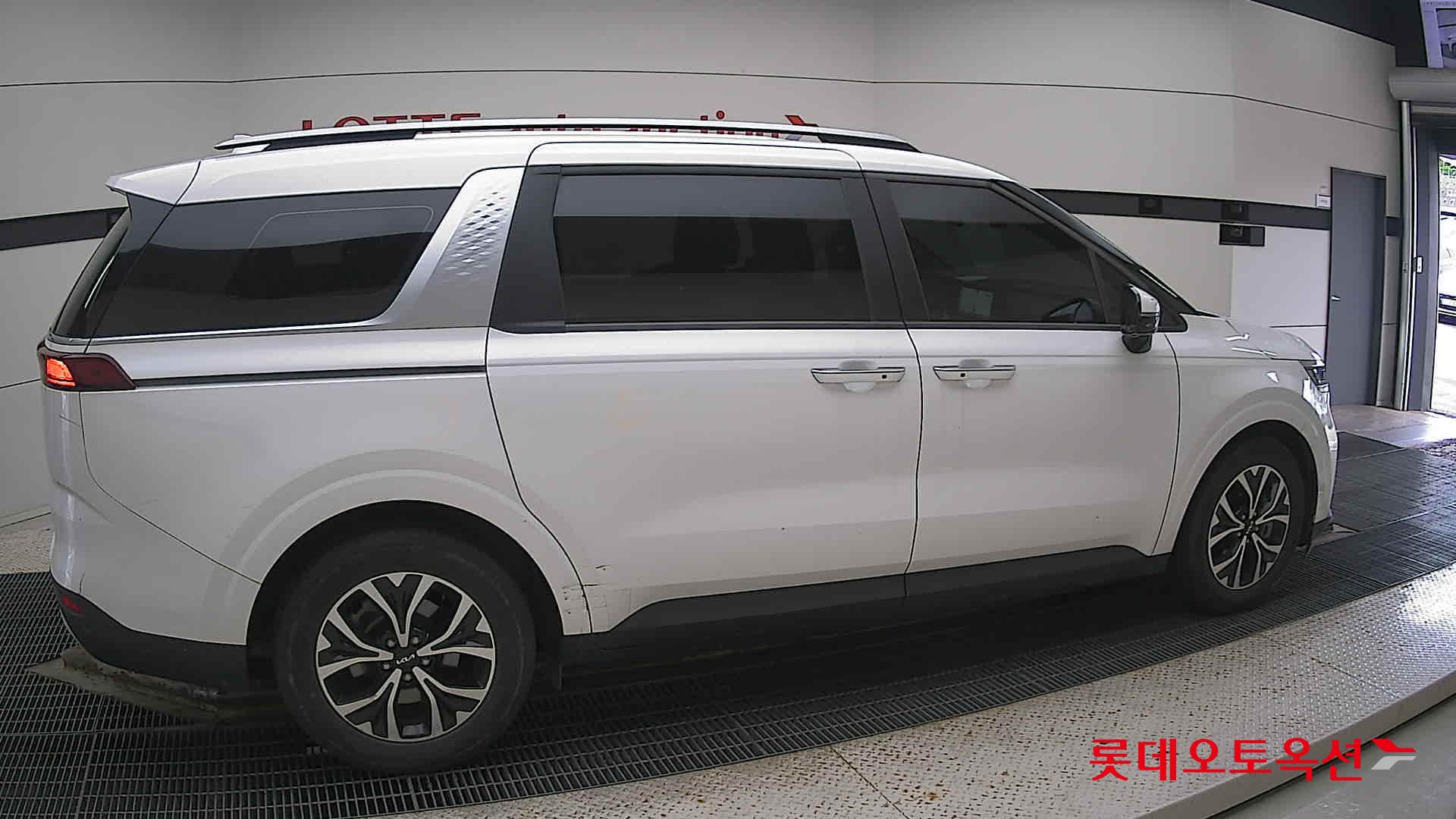 Kia Carnival id 3052552 из Кореи 18