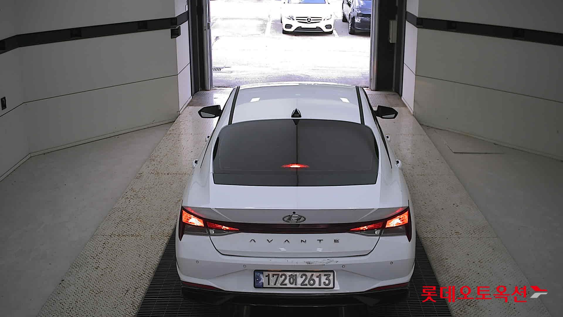 Hyundai Avante 2023 Polar White из Кореи, фото 5